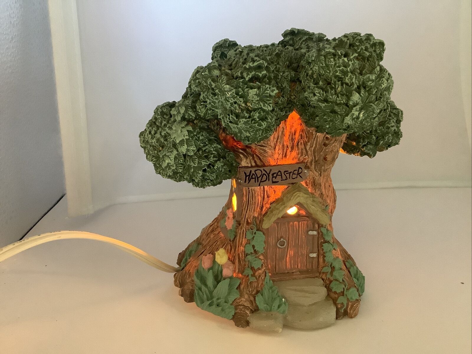 Vintage 1990s Easter Lighted Tree House 5 1/2 Inches Tall