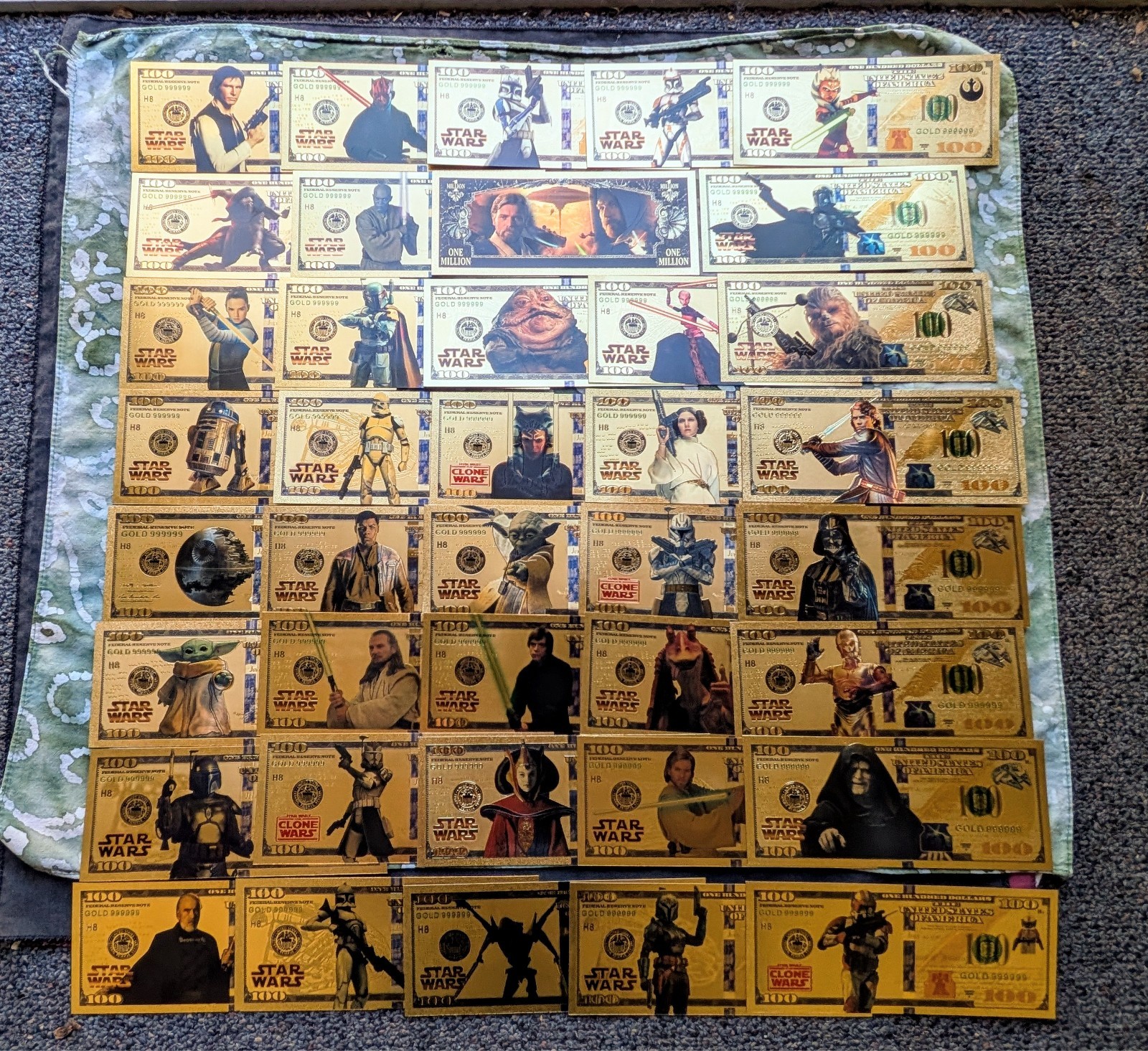 Super Rare 39pc 24k Gold Foil Plated Collectible Novelty Star Wars Banknote Set. Super Rare 39pc 24k Gold Foil Plated Collectible Novelty Star Wars Banknote Set.