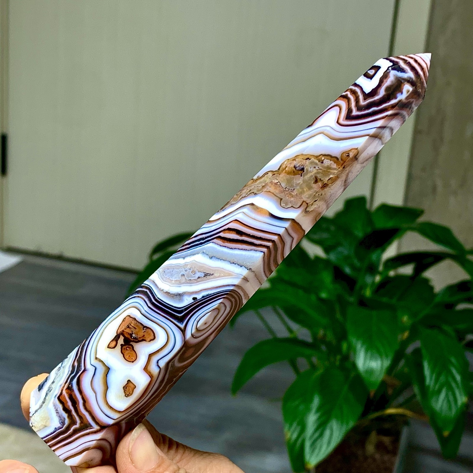 194G Natural striped agate mineral pillar crystal mineral sample