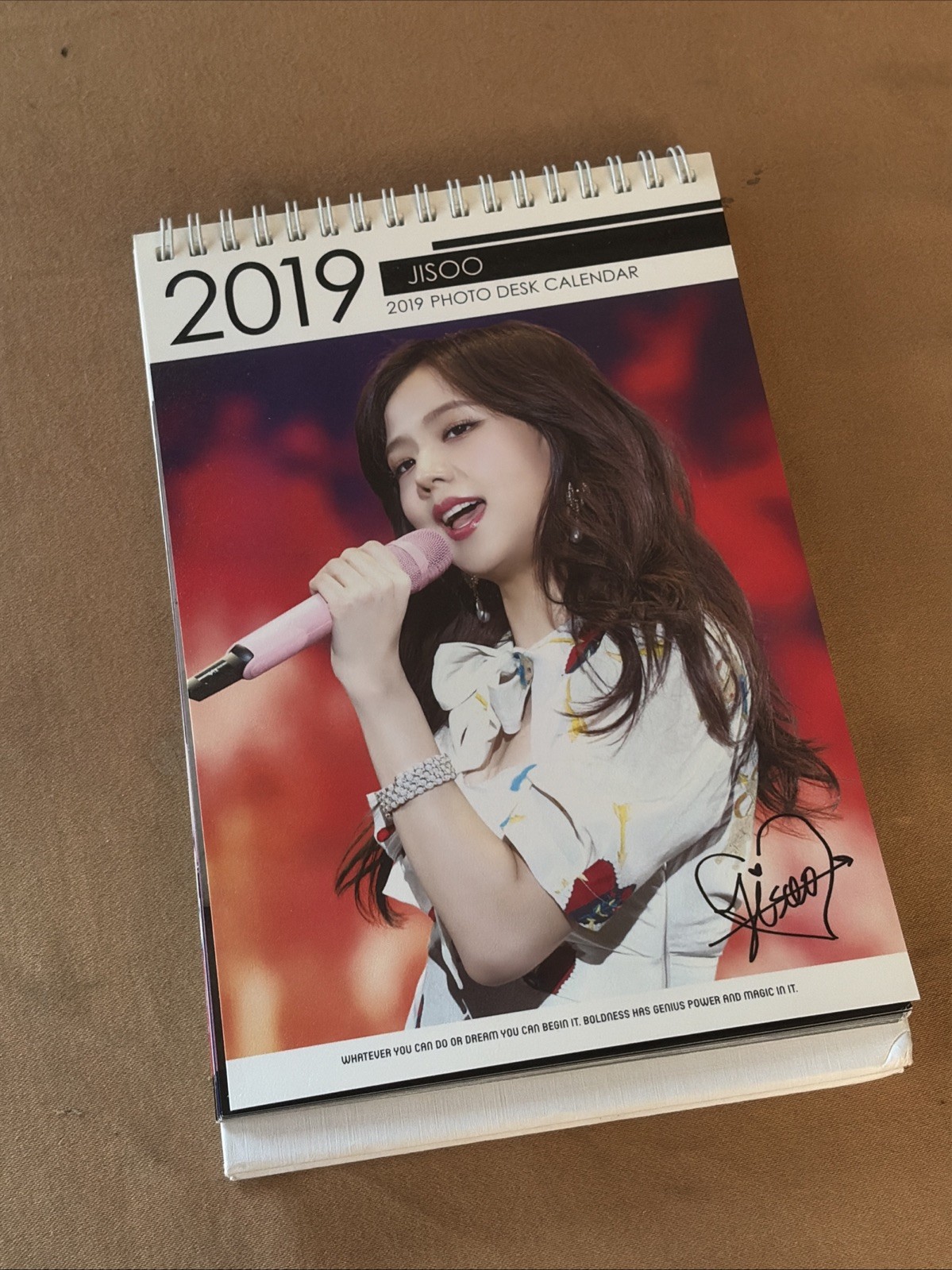 Blackpink 2019 & 2020 Jisoo Photo Desk Calender Blackpink 2019 & 2020 Jisoo Photo Desk Calender