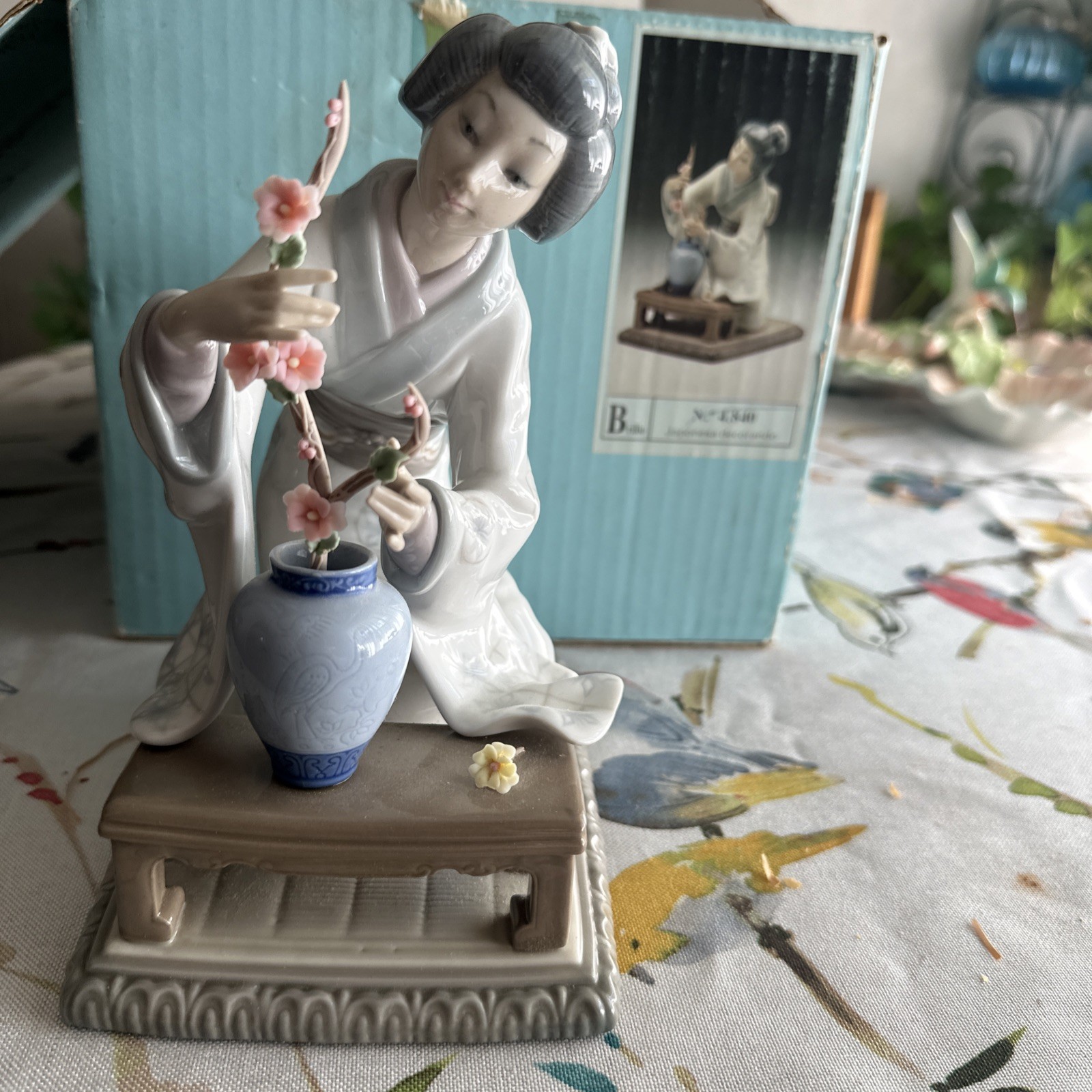 Lladro 4840 Japanese Flower Arranger Geisha Girl Porcelain Figurine Original Box