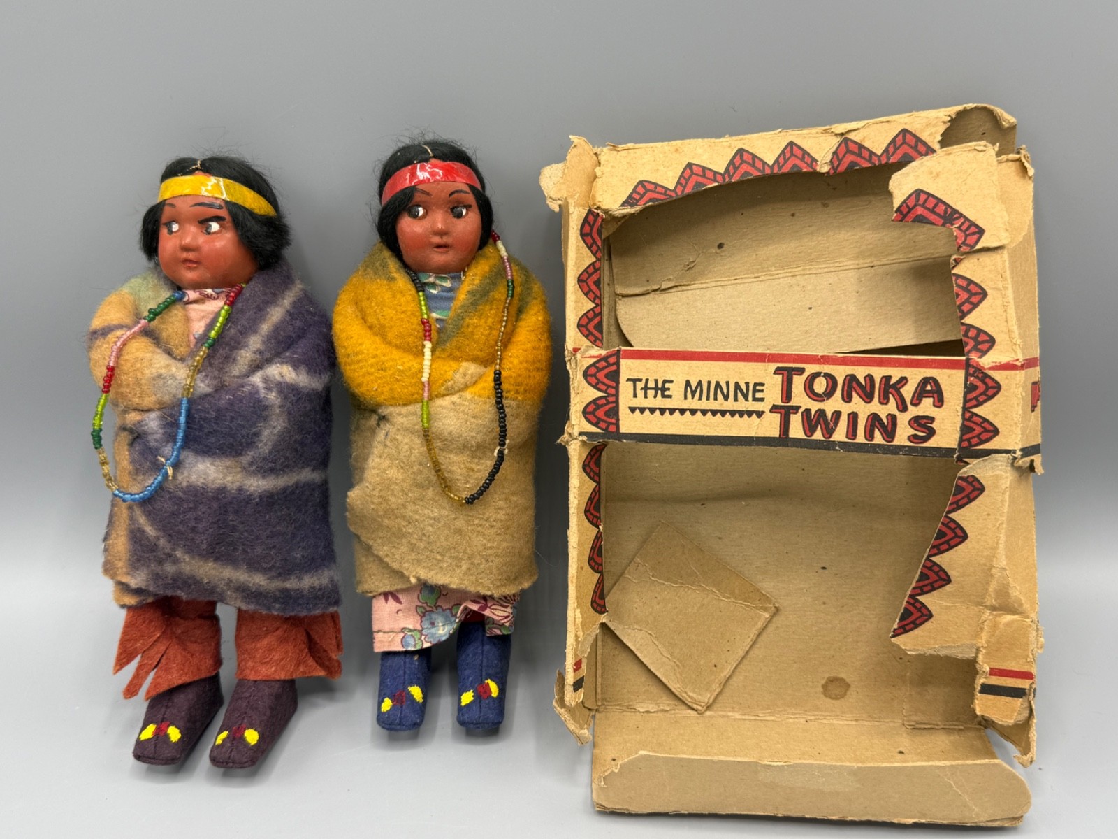 Vintage Minnetonka Twins SKOOKUM Native American Dolls with Original Box