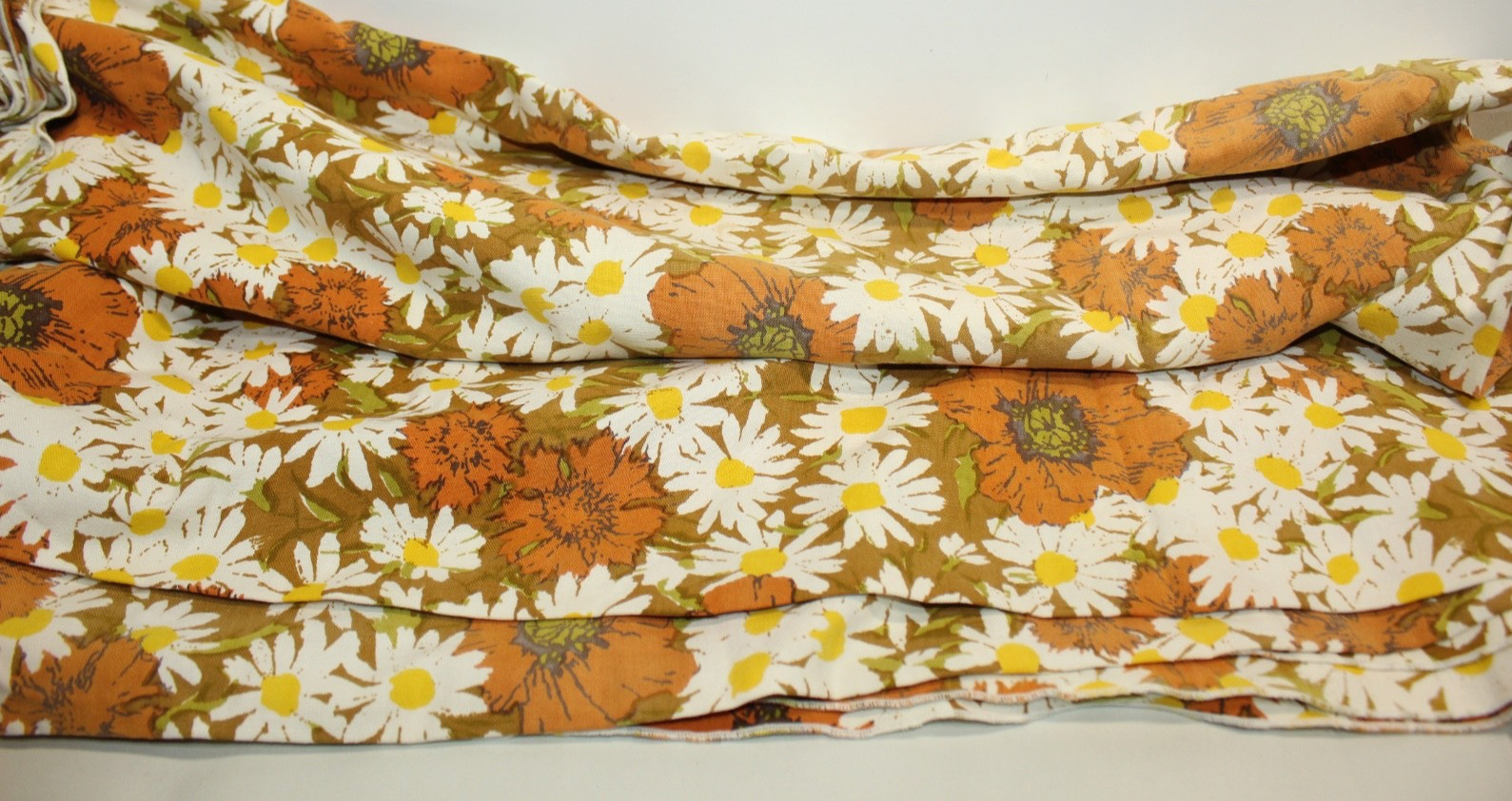 Retro Tablecloth Flower Power Floral Bright Flowers 58x96 Orange Yellow & White Retro Tablecloth Flower Power Floral Bright Flowers 58x96 Orange Yellow & White