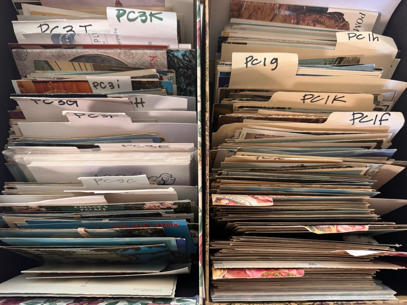 LAEGE Lot of 560+ Vintage Midcentury USA Europe postcards, unused Some Used LAEGE Lot of 560+ Vintage Midcentury USA Europe postcards, unused Some Used