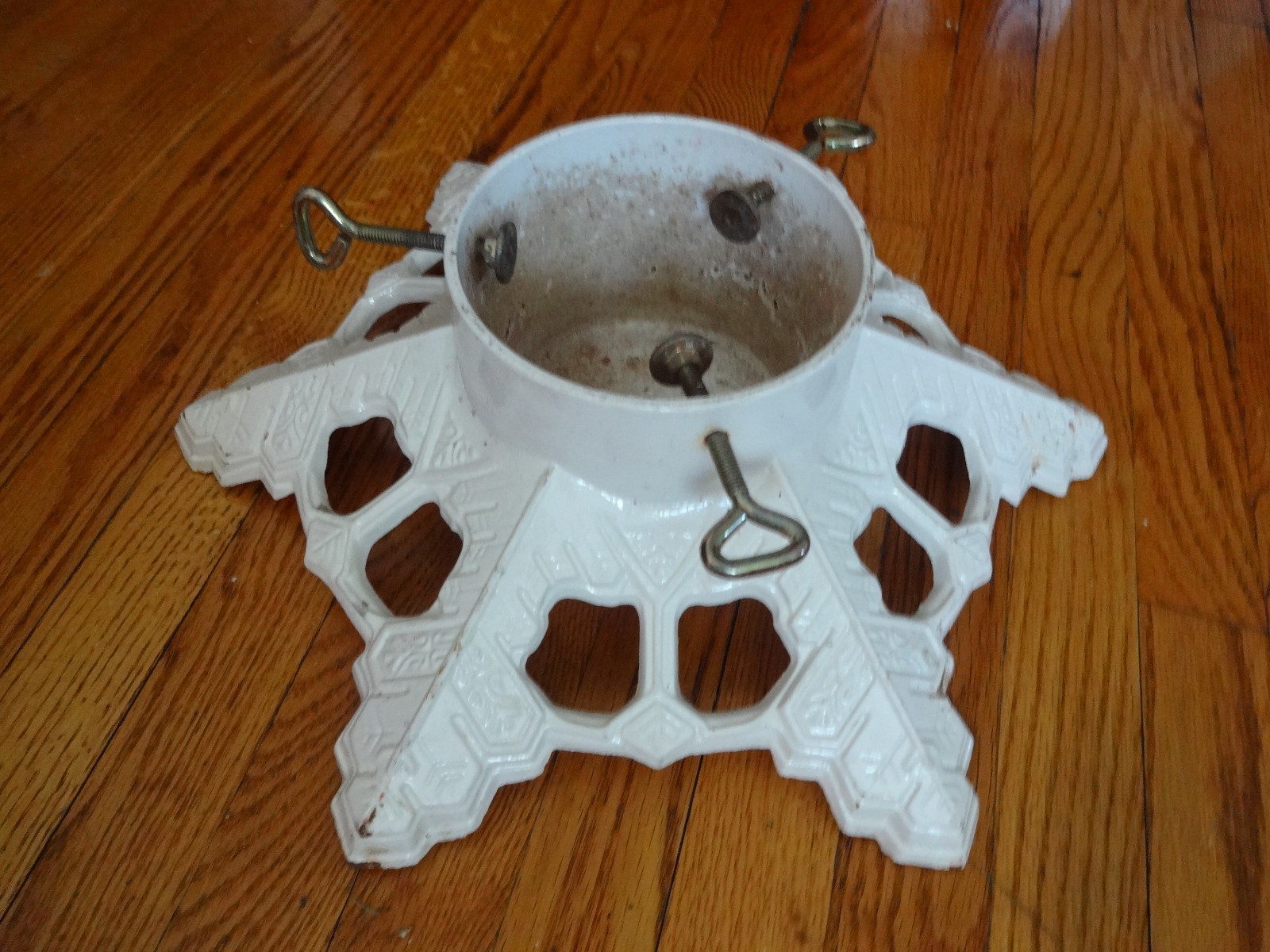 Vtg 92s White Snowflake Cast Iron Xmas Tree Stand Signed John Wright 6 Vtg 92s White Snowflake Cast Iron Xmas Tree Stand Signed John Wright 6