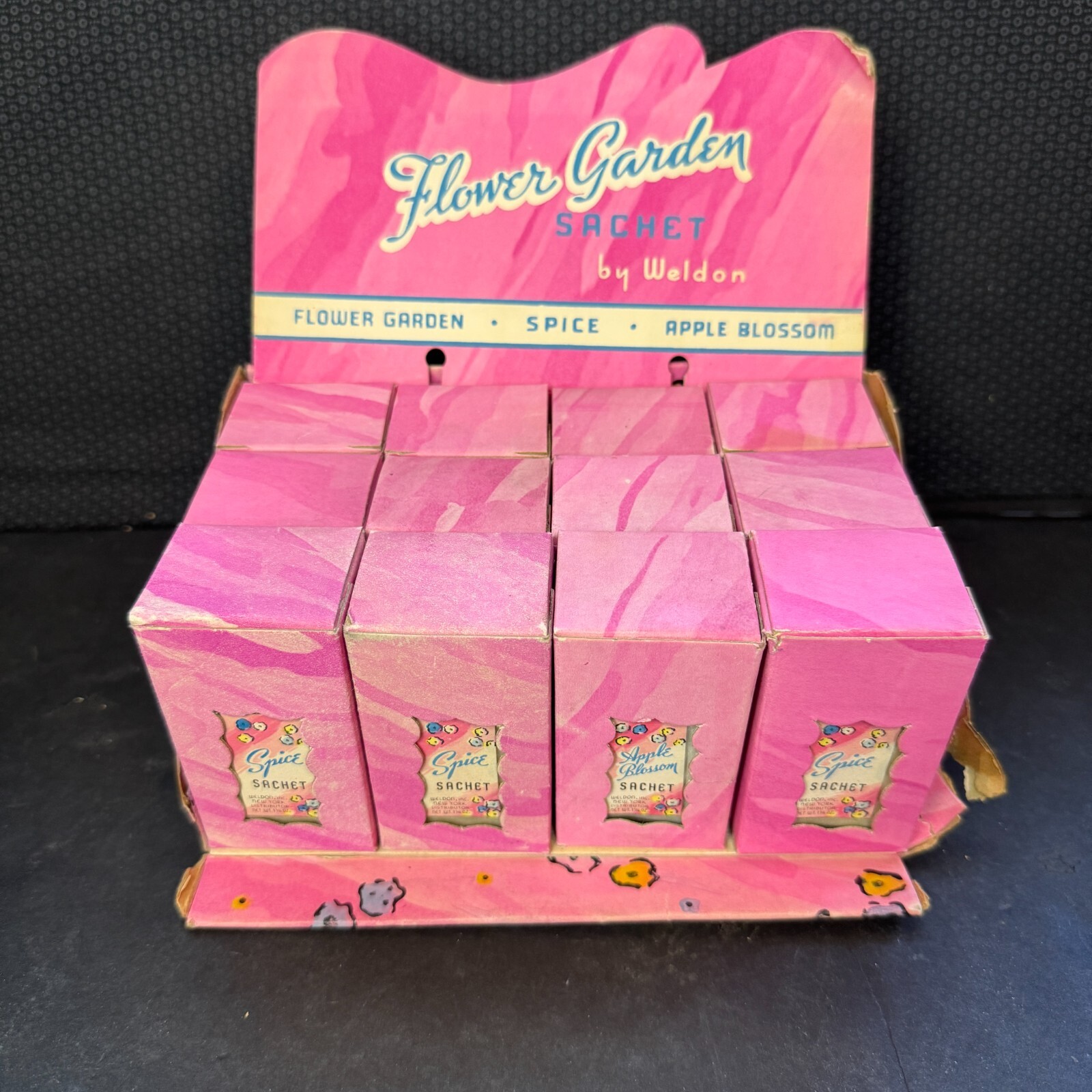 VTG 1930s FLOWER GARDEN SACHET by WELDON - DISPLAY BOX w/ 12 ORIGINAL BOXES NOS VTG 1930s FLOWER GARDEN SACHET by WELDON - DISPLAY BOX w/ 12 ORIGINAL BOXES NOS