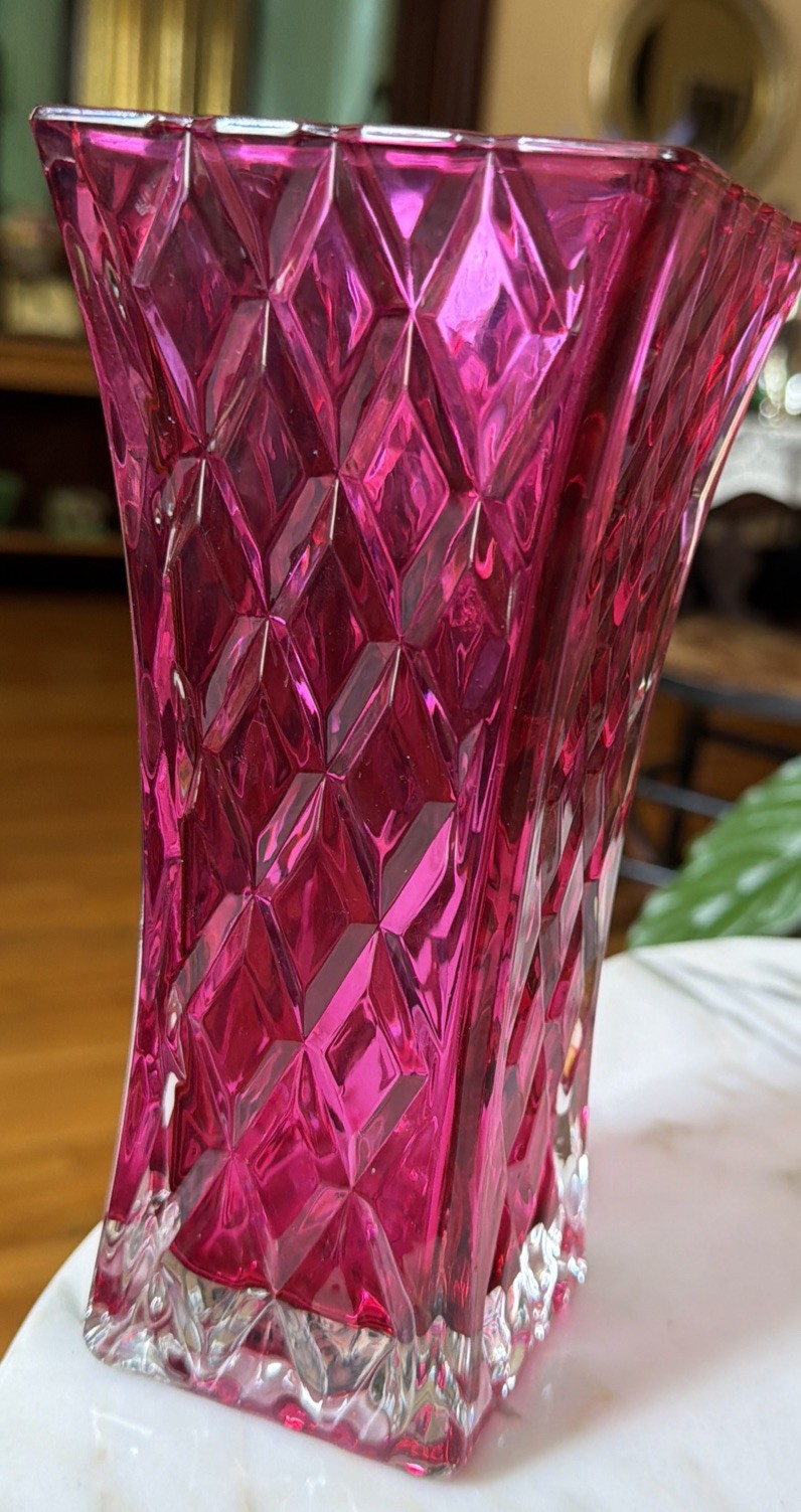 Vintage Circa 1985 Fuchsia Diamond Pattern Art Glass Vase by FTD, H= 7.75 Vintage Circa 1985 Fuchsia Diamond Pattern Art Glass Vase by FTD, H= 7.75