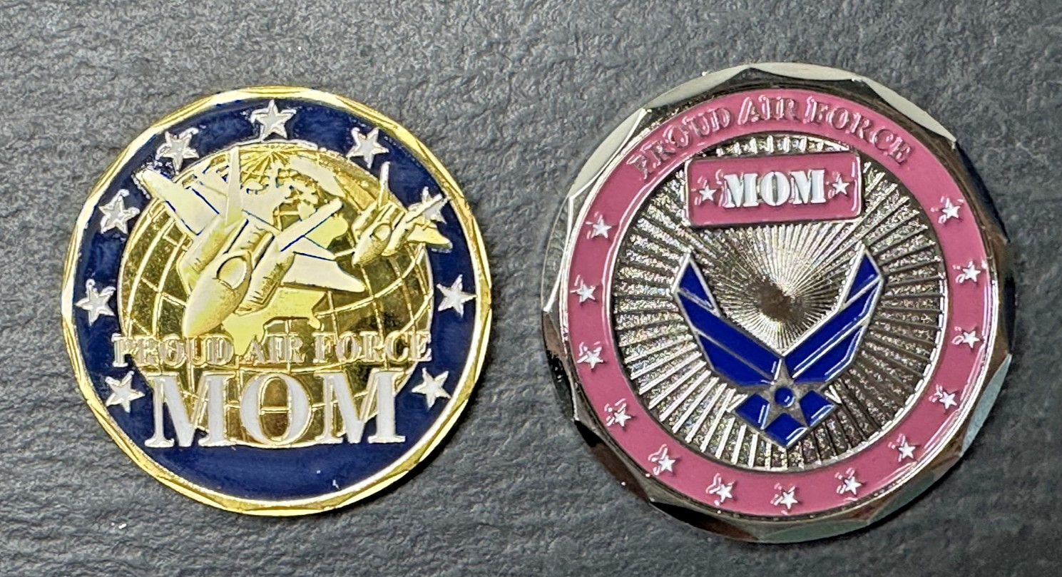 TWO DIFFERENT US AIR FORCE PROUD MOM CHALLENGE COINS N572 TWO DIFFERENT US AIR FORCE PROUD MOM CHALLENGE COINS N572