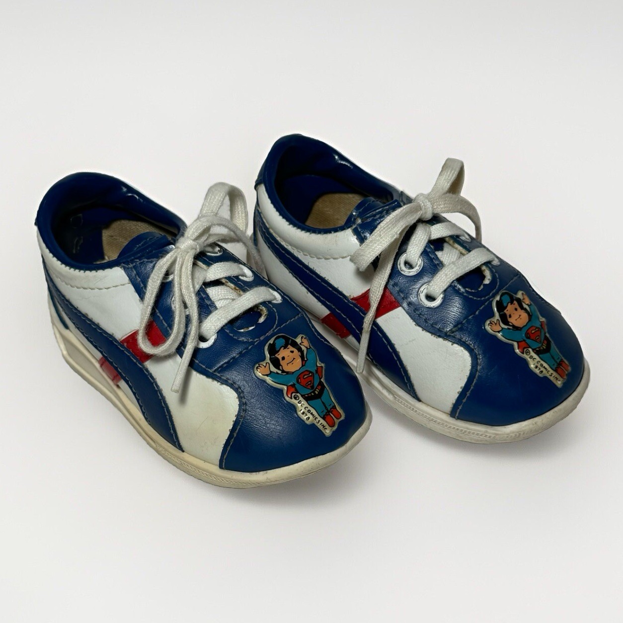 VTG 1978 Superman Collectibles DC Comics Superhero Collage Art Shoes 3T VTG 1978 Superman Collectibles DC Comics Superhero Collage Art Shoes 3T