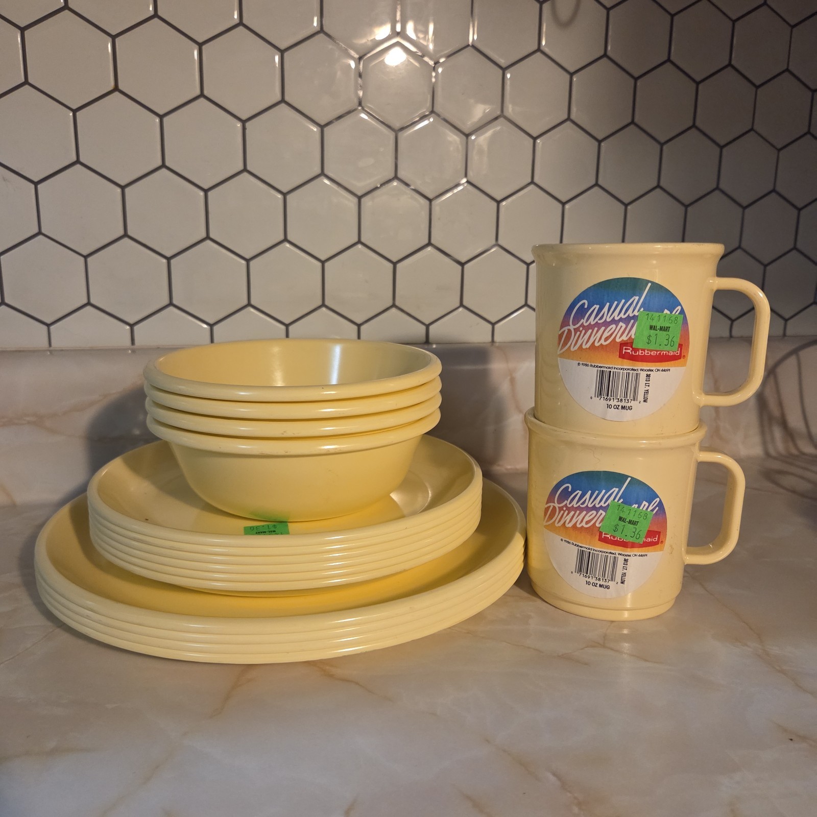 16pc Vintage Rubbermaid Melamine Casual  Dinnerware  Plates Bowls Cups In Yellow