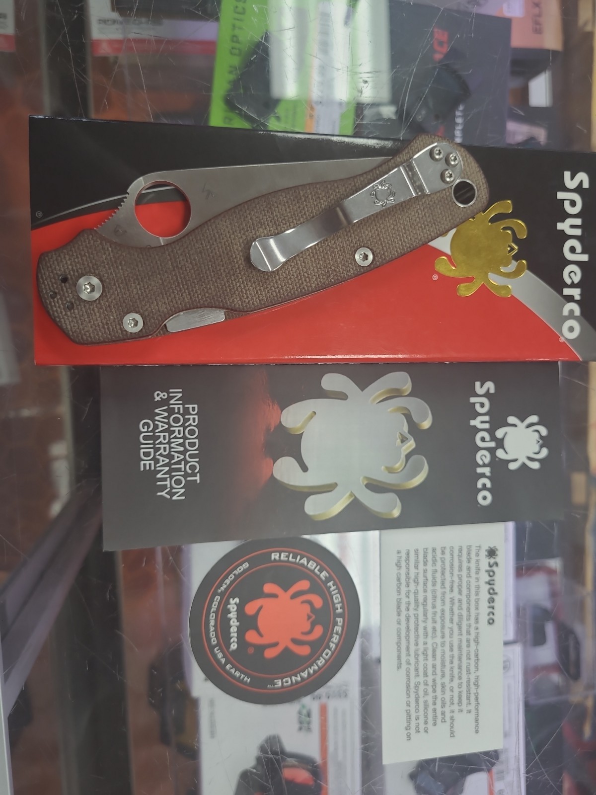Spyderco Paramilitary 2 PM2 Cruwear Canvas Micarta (C81MPCW2) New Open Box Spyderco Paramilitary 2 PM2 Cruwear Canvas Micarta (C81MPCW2) New Open Box