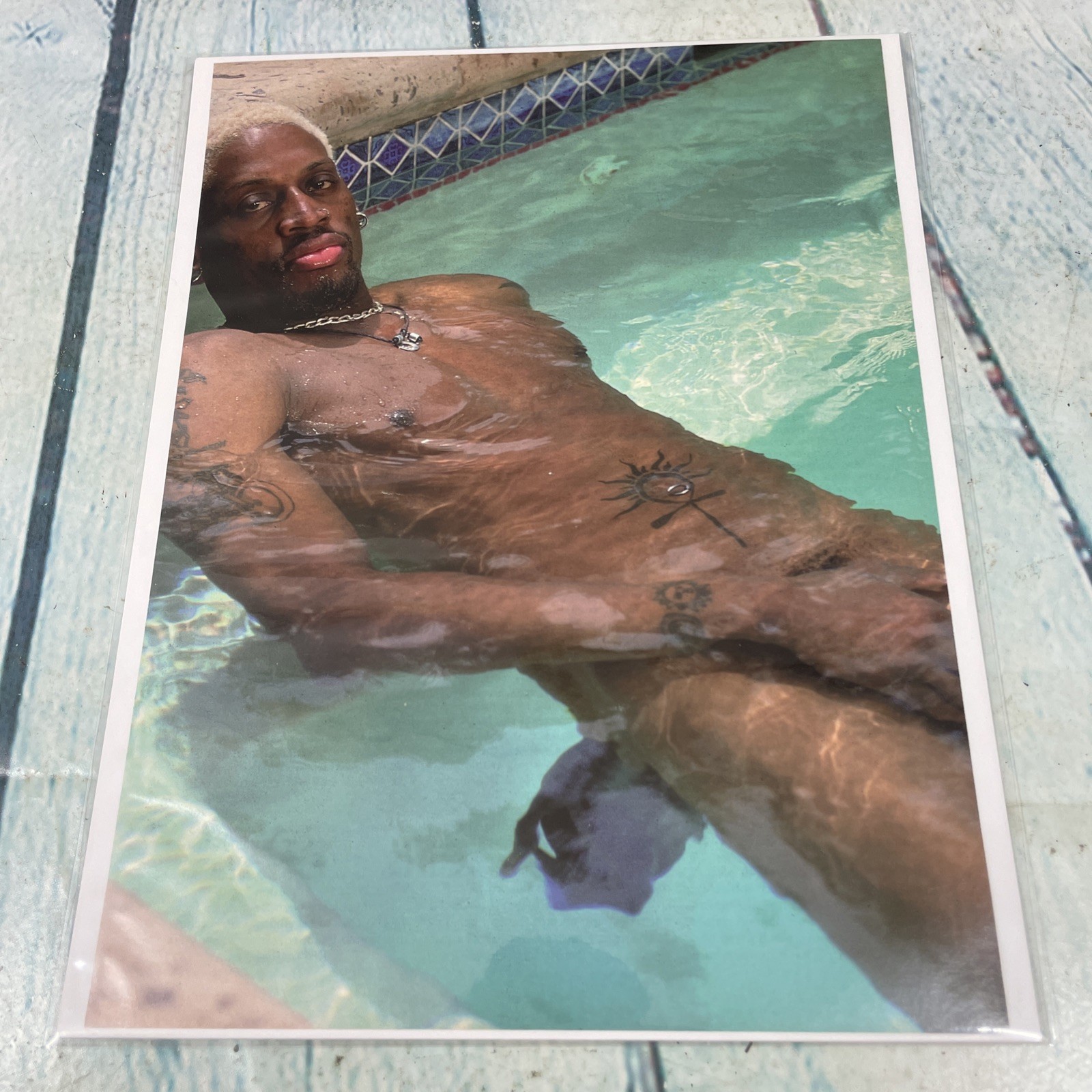 1996 Sexy Dennis Rodman Hot Body Tattoo Vtg Print Ad/Poster Pinup Magazine Page 1996 Sexy Dennis Rodman Hot Body Tattoo Vtg Print Ad/Poster Pinup Magazine Page