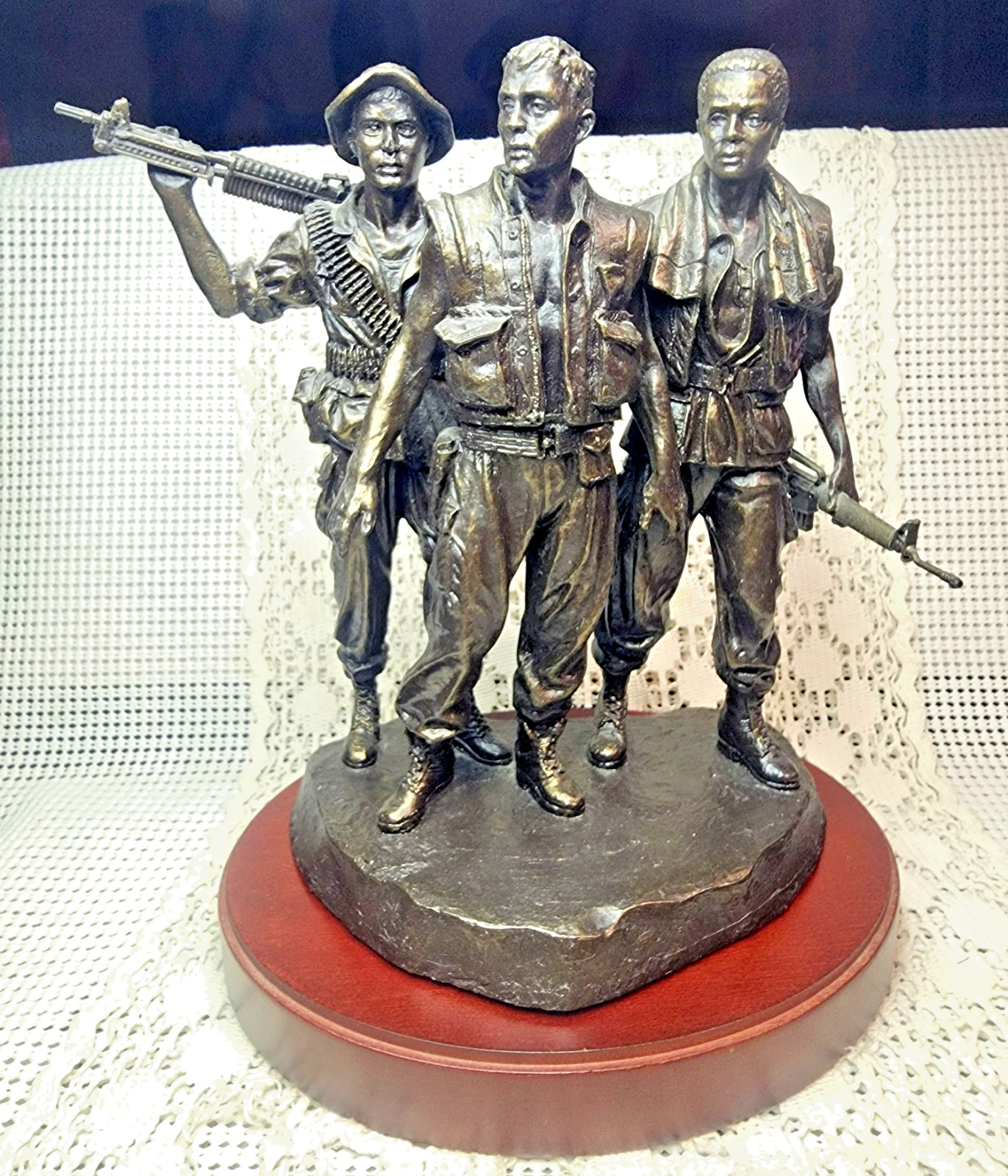 OFFICIAL VIETNAM VETERANS MEMORIAL FRANKLIN MINT SCULPTURE/*THREE SERVICEMEN* OFFICIAL VIETNAM VETERANS MEMORIAL FRANKLIN MINT SCULPTURE/*THREE SERVICEMEN*
