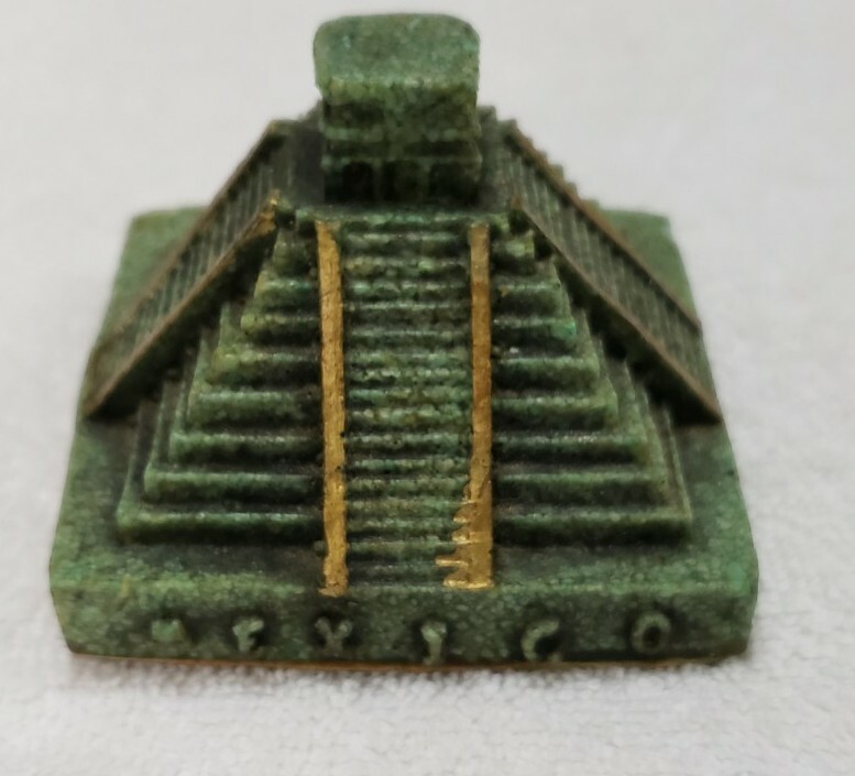 Mexico Chichenlezat Figure (Pre-Owned) Mexico Chichenlezat Figure (Pre-Owned)