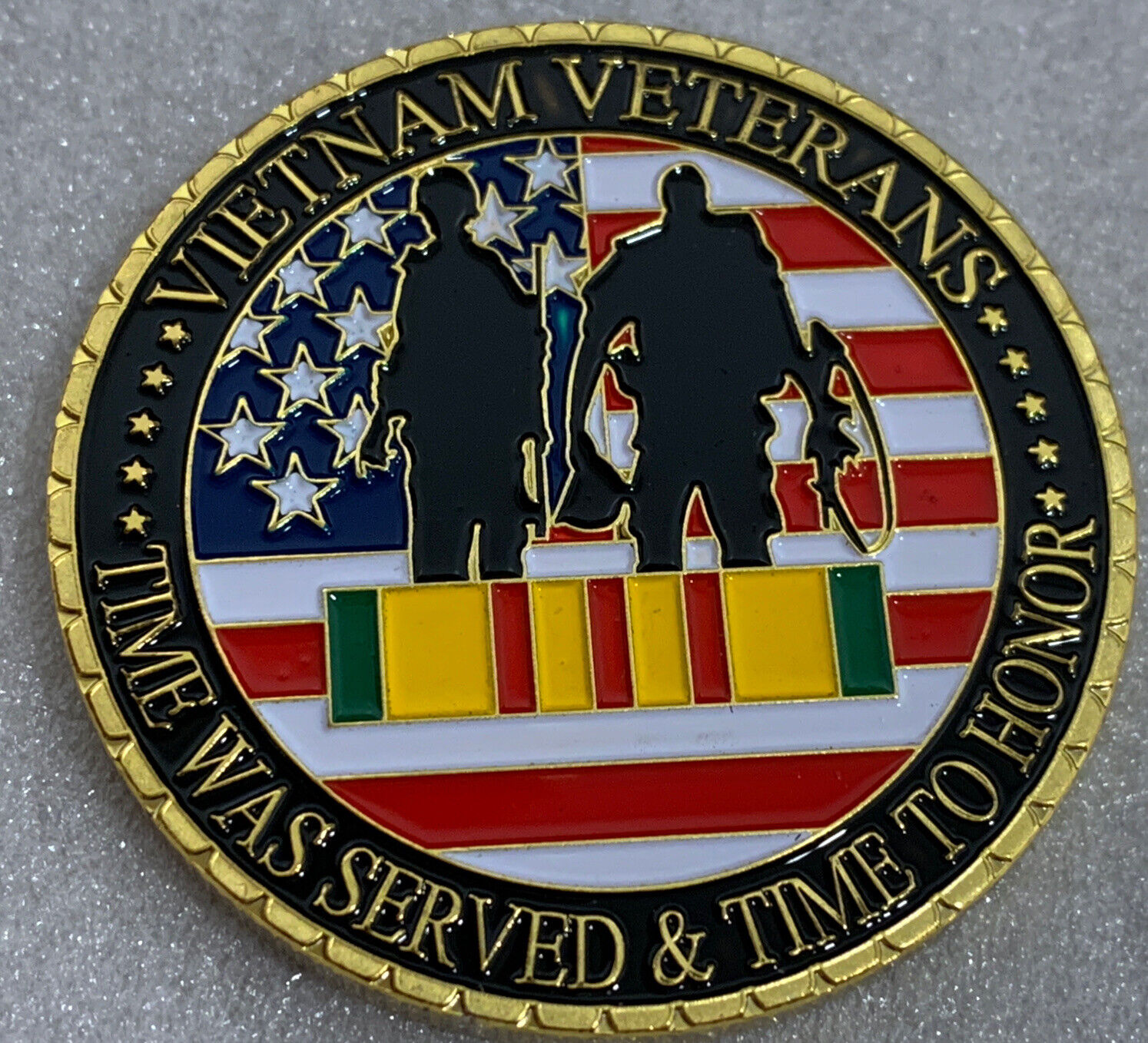 * VIETNAM VETERANS *NEVER FORGET* Challenge Coin Comes In Clear Airtight Capsule