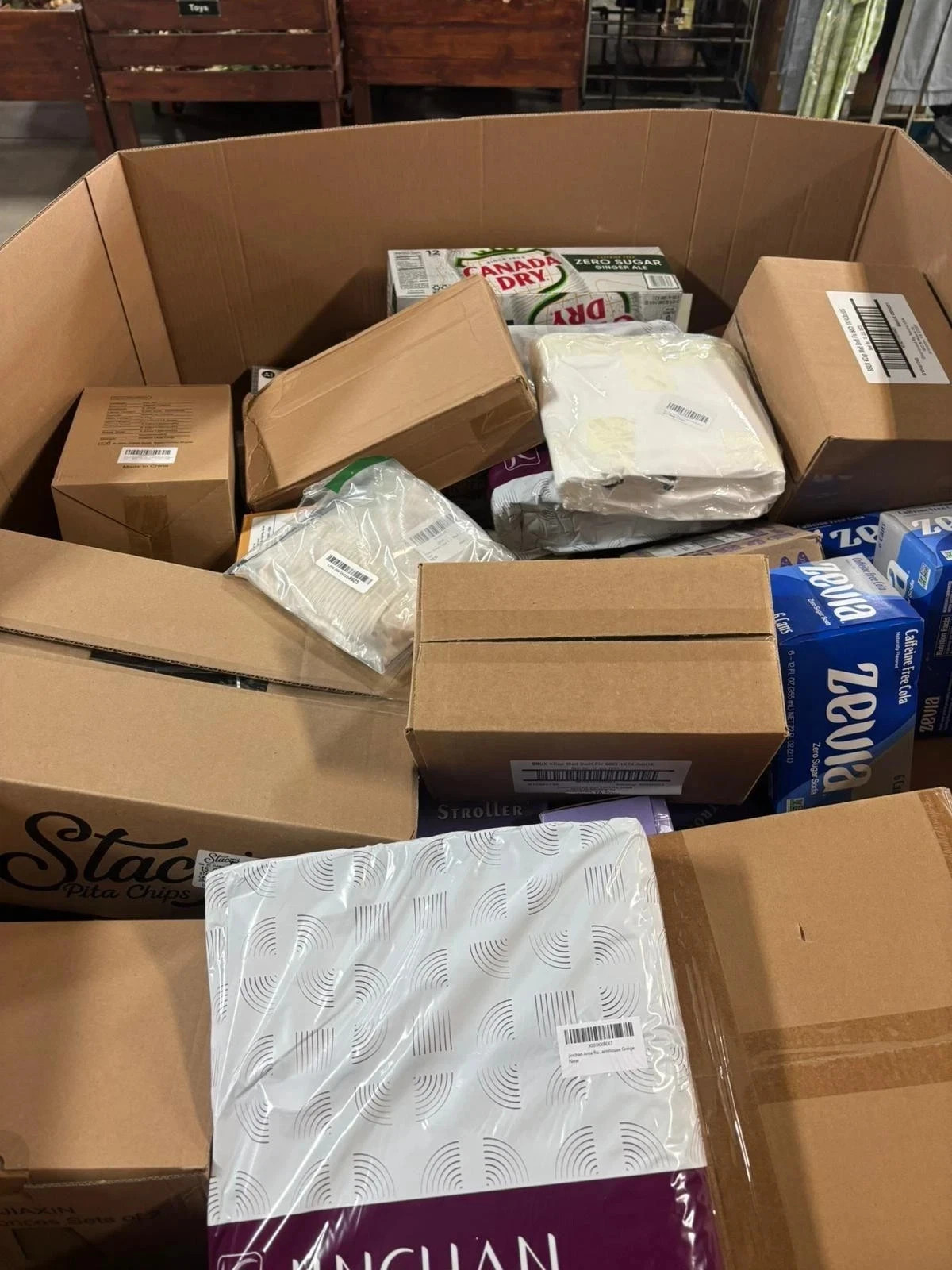 New liquidation retail mystery box from Home Goods and TJ Maxx. Medium (12x9x6) New liquidation retail mystery box from Home Goods and TJ Maxx. Medium (12x9x6)