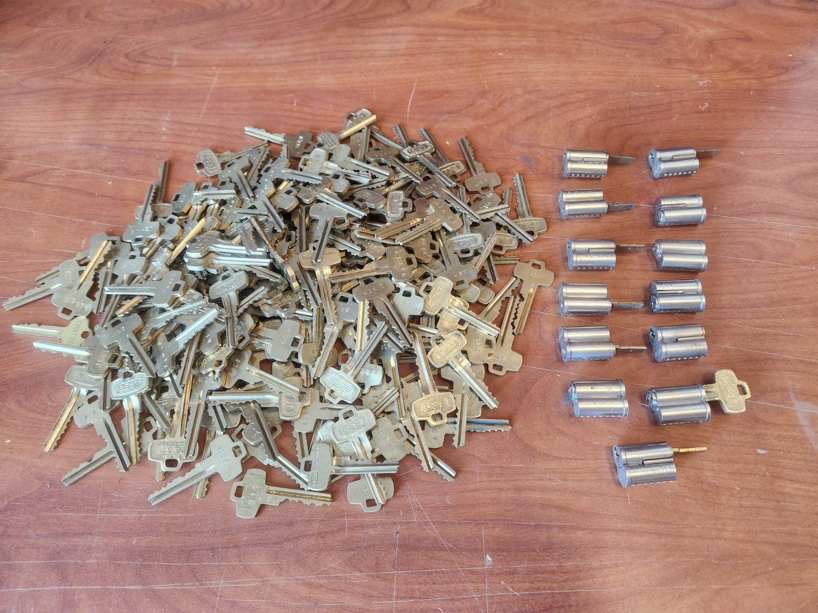 Huge Lot Of Genuine BEST Keys And 13 Cores Huge Lot Of Genuine BEST Keys And 13 Cores