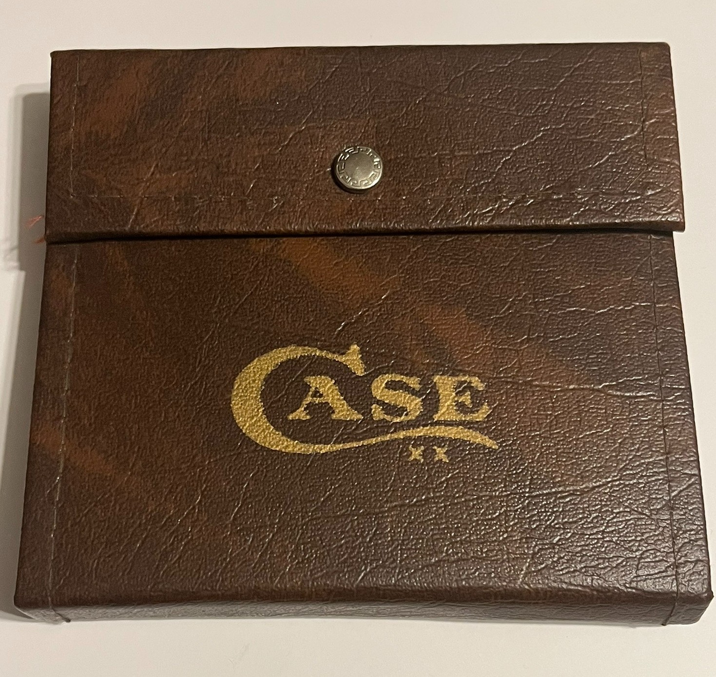 Vintage Case XX Brown Faux Leather Binder Folding Knife Storage - Holds 3 Knives Vintage Case XX Brown Faux Leather Binder Folding Knife Storage - Holds 3 Knives