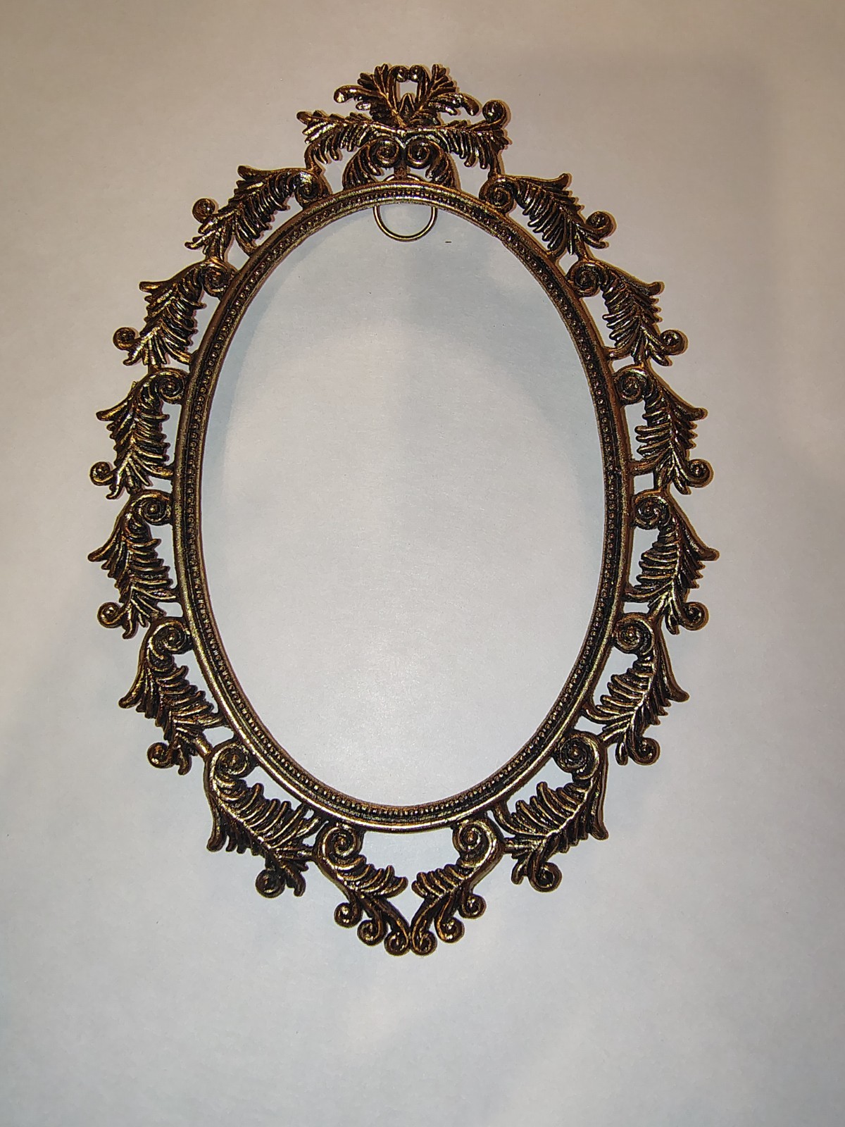 Vintage Ornate Gold Tone Oval Picture Frame Italian Style Filigree Cast Metal Vintage Ornate Gold Tone Oval Picture Frame Italian Style Filigree Cast Metal