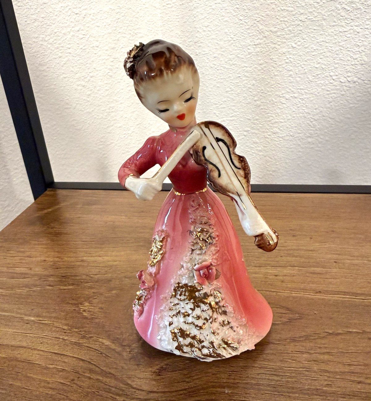 Japan Vintage Hand Painted Ceramic Girl Violinist Figurine Pink Dress 1950s Japan Vintage Hand Painted Ceramic Girl Violinist Figurine Pink Dress 1950s