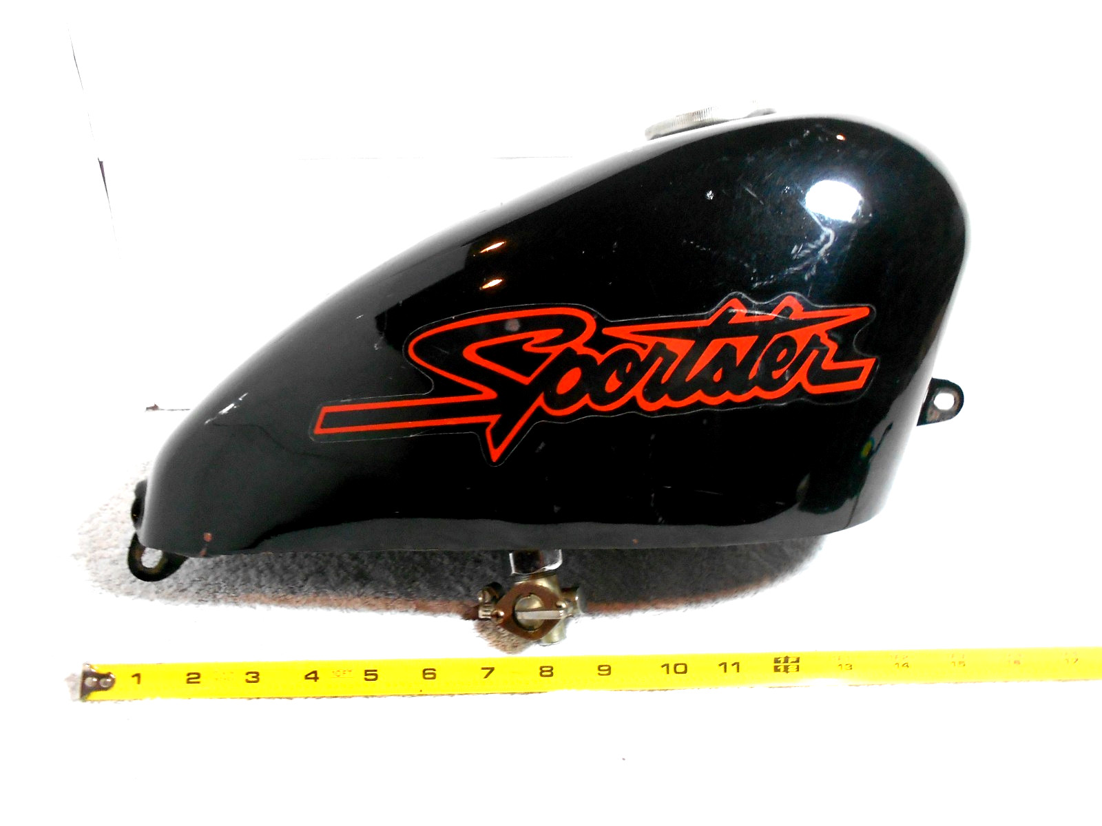 VINTAGE HARLEY DAVIDSON SPORTSTER MOTORCYCLE FUEL GAS TANK ORIGINAL PAINT- L 561 VINTAGE HARLEY DAVIDSON SPORTSTER MOTORCYCLE FUEL GAS TANK ORIGINAL PAINT- L 561
