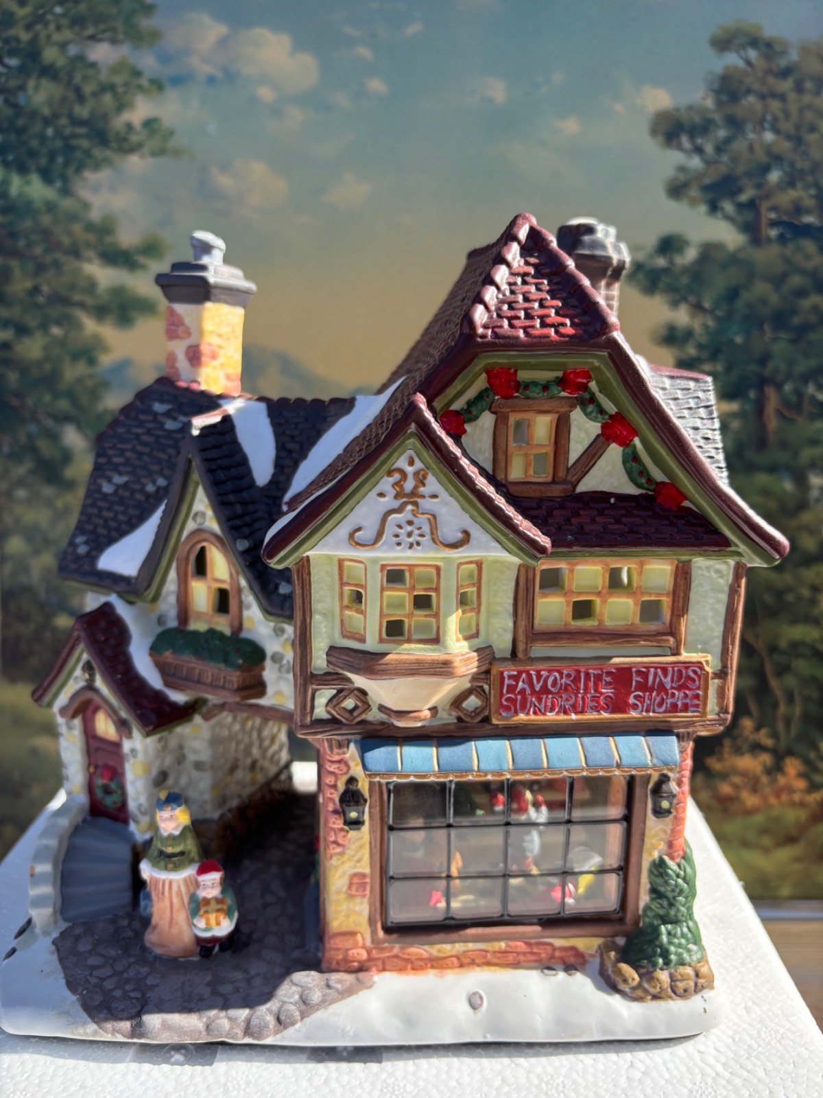 Santa\'s Workbench 2002 Sundries Shoppe Lighted Christmas Village House Holiday