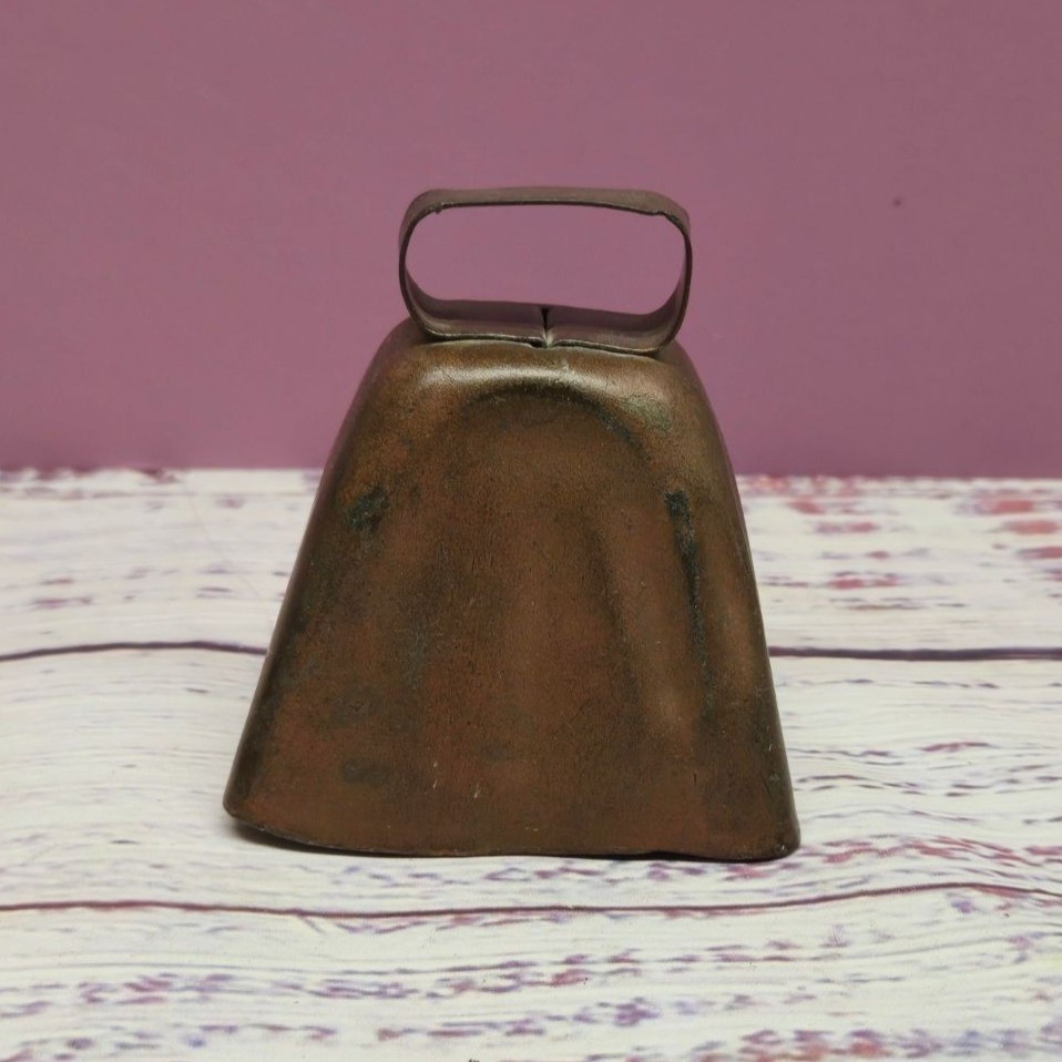 Vintage Primitive Metal Cow Bell Rustic Farmhouse Copper Finish country Decor Vintage Primitive Metal Cow Bell Rustic Farmhouse Copper Finish country Decor