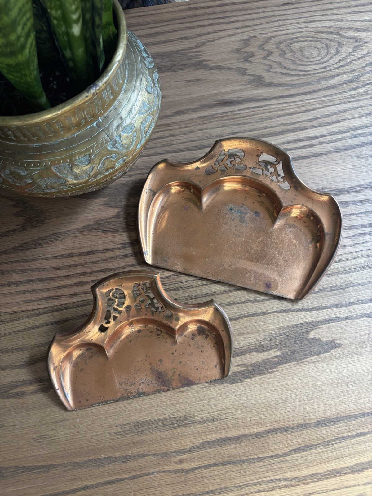 Antique 1920s Copper Manning & Bowman Noveau Silent Butler Dust Pan Set Of 2