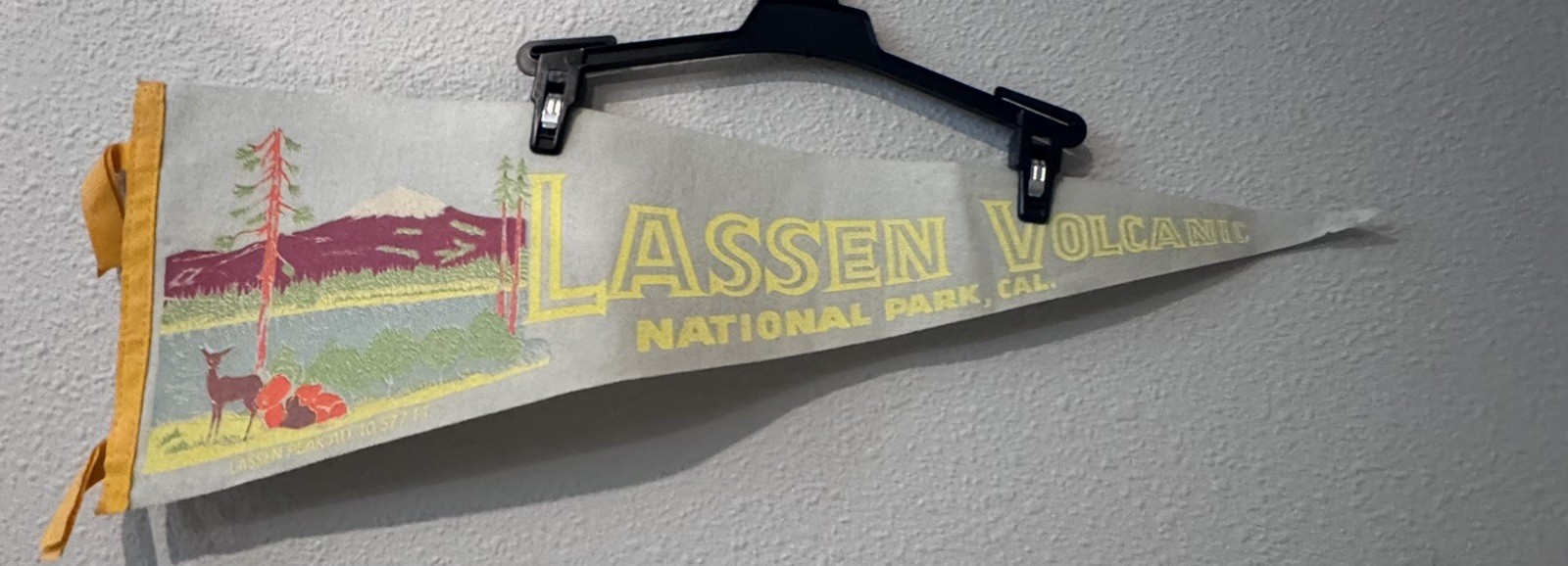 Vintage Lassen Volcanic National Park California Felt Pennant Scenic Souvenir