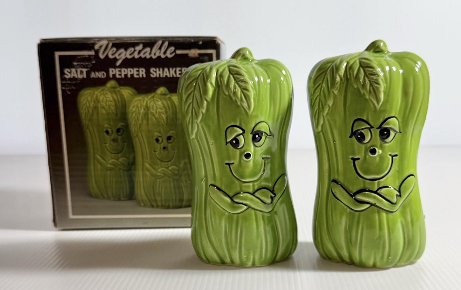 Vtg Anthropomorphic Green Celery Stalk Salt Pepper Shakers Artmark Japan NIB