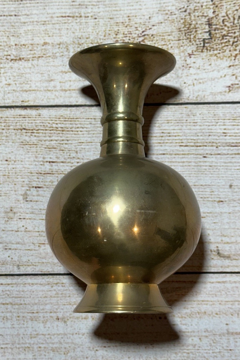 Vintage Beautiful Brass Flower Vase Vintage Beautiful Brass Flower Vase