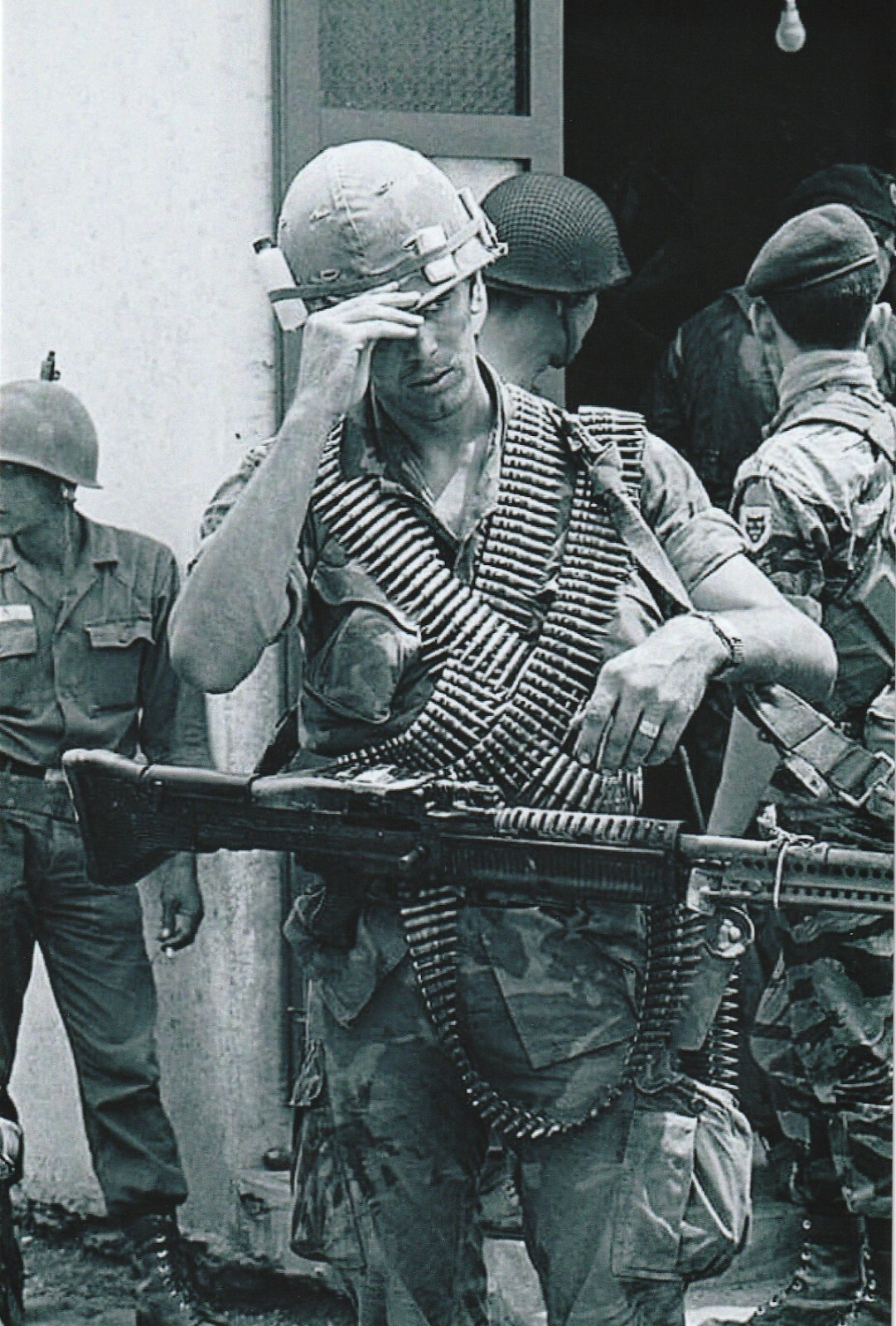 Vietnam War Photos -- US Soldiers - M-60 Vietnam War Photos -- US Soldiers - M-60