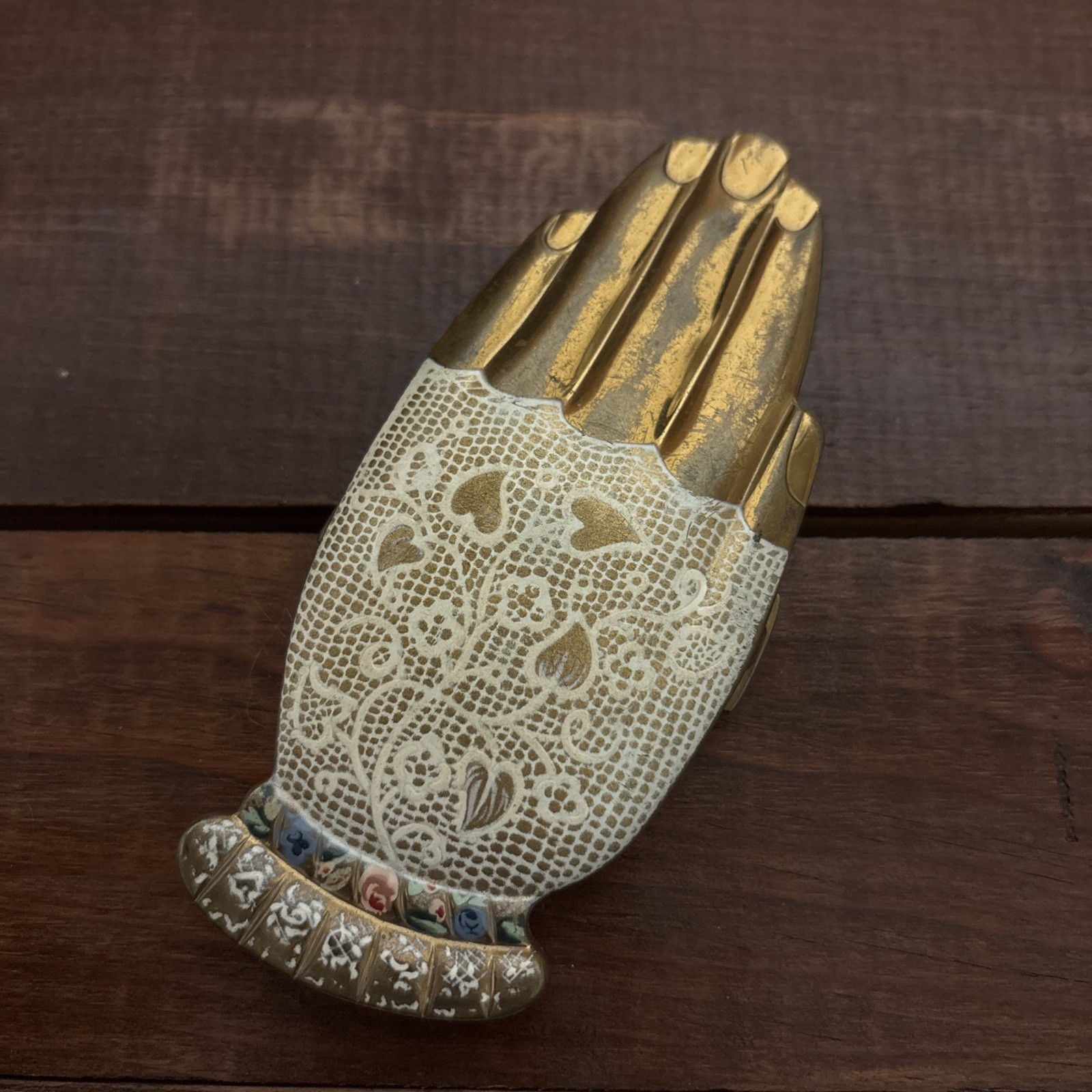 Vintage Super Golden Gesture Hand Shaped Powder Compact Volupte 1940 Book Piece