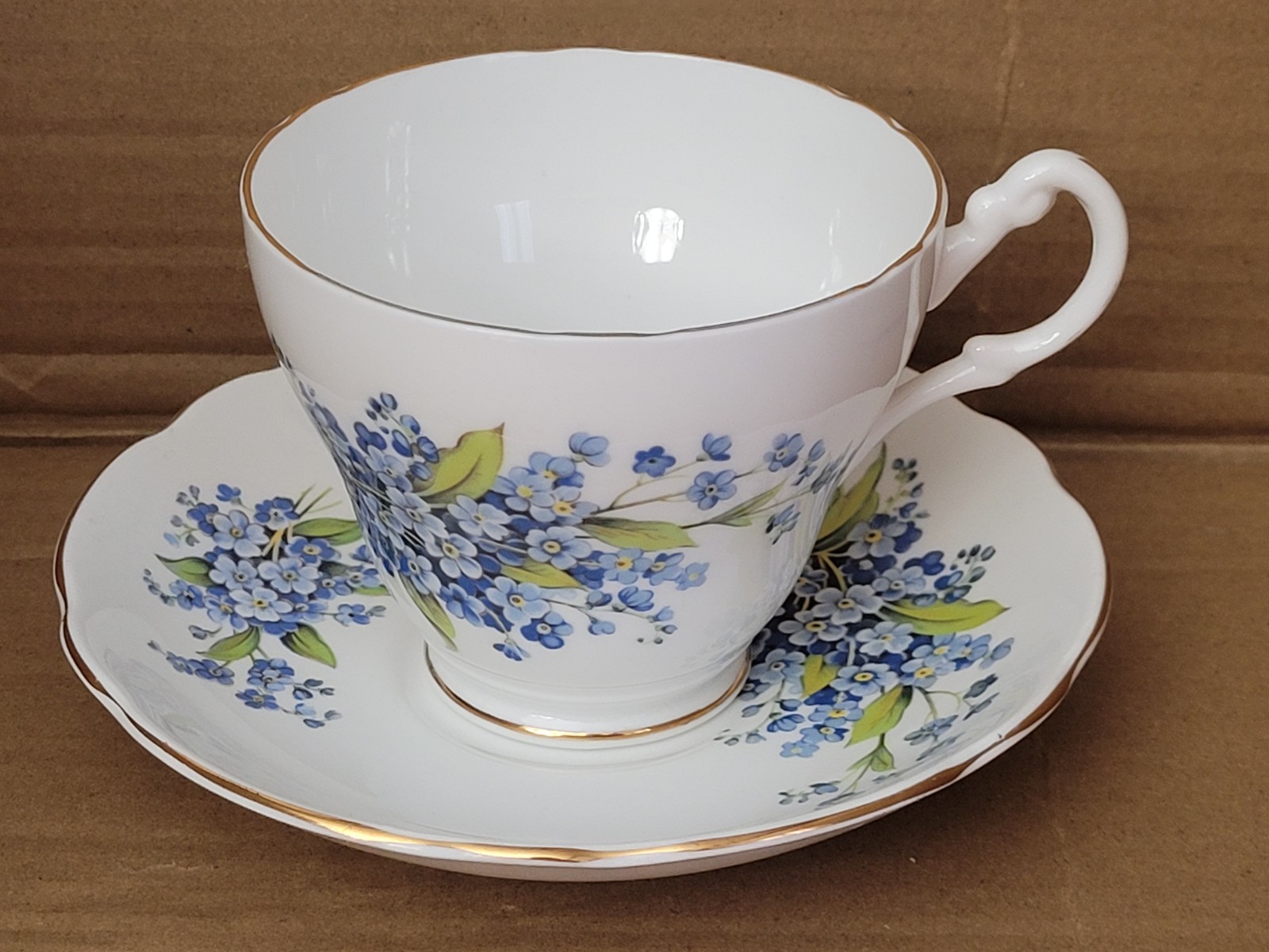 Vintage Royal Ascot teacup and saucer set (L.O.) Vintage Royal Ascot teacup and saucer set (L.O.)