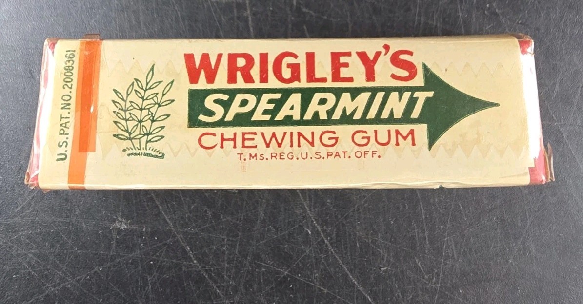 Rare Wrigleys 1930's chewing GUM PACK PACKAGE with wrapper Rare Wrigleys 1930's chewing GUM PACK PACKAGE with wrapper