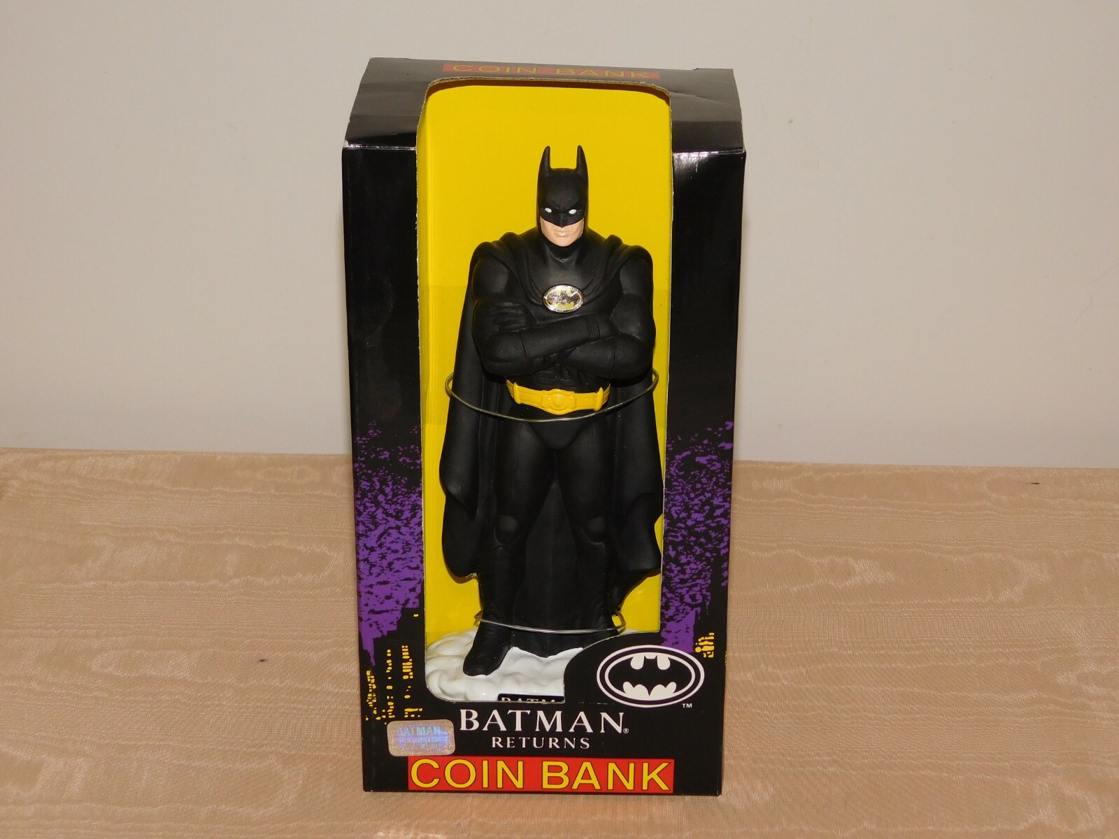 VINTAGE NOS 1991 DC COMICS BATMAN RETURNS COIN BANK NEW OLD STOCK VINTAGE NOS 1991 DC COMICS BATMAN RETURNS COIN BANK NEW OLD STOCK