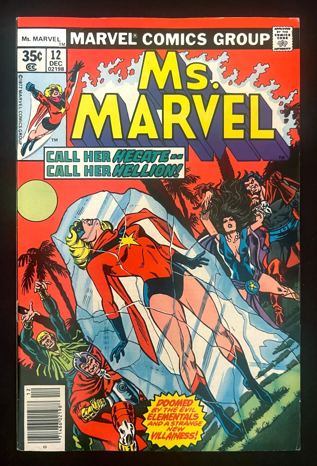 MS. MARVEL #12 Nice Copy JIM STARLIN Cover Art Marvel Comics 1977 MS. MARVEL #12 Nice Copy JIM STARLIN Cover Art Marvel Comics 1977
