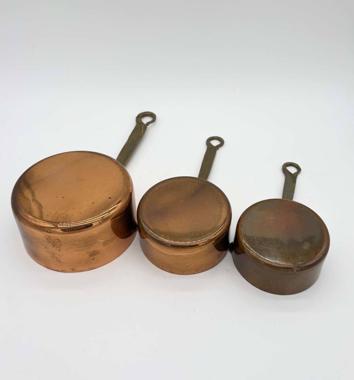 3 Vintage Copper Measuring Cups from Brugge, Belgium 3 Vintage Copper Measuring Cups from Brugge, Belgium