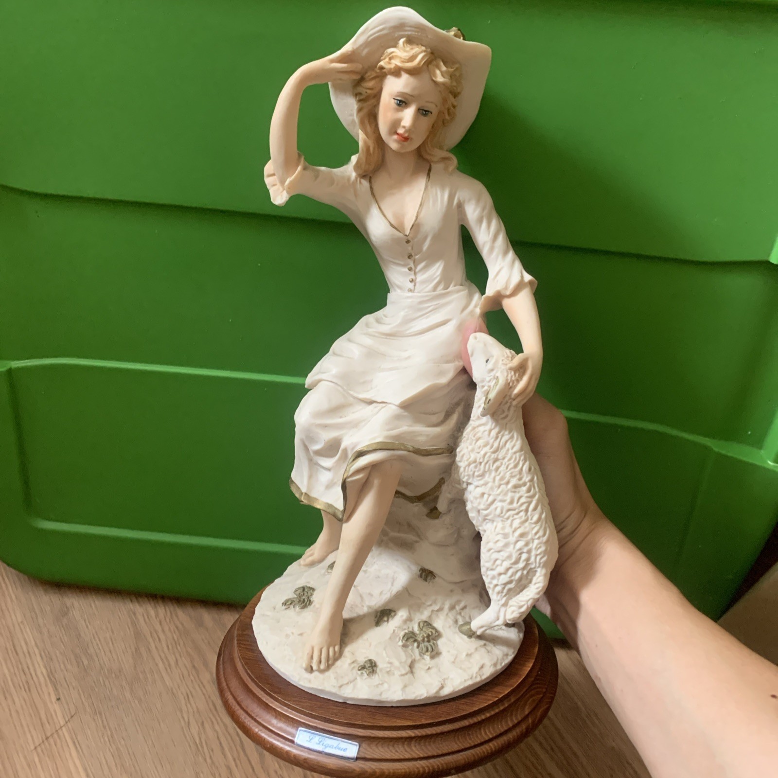 L Ligabue Italian FIGURINE OF A WOMAN HOLDING A LAMB Made In Italy *VERY HEAVY*
