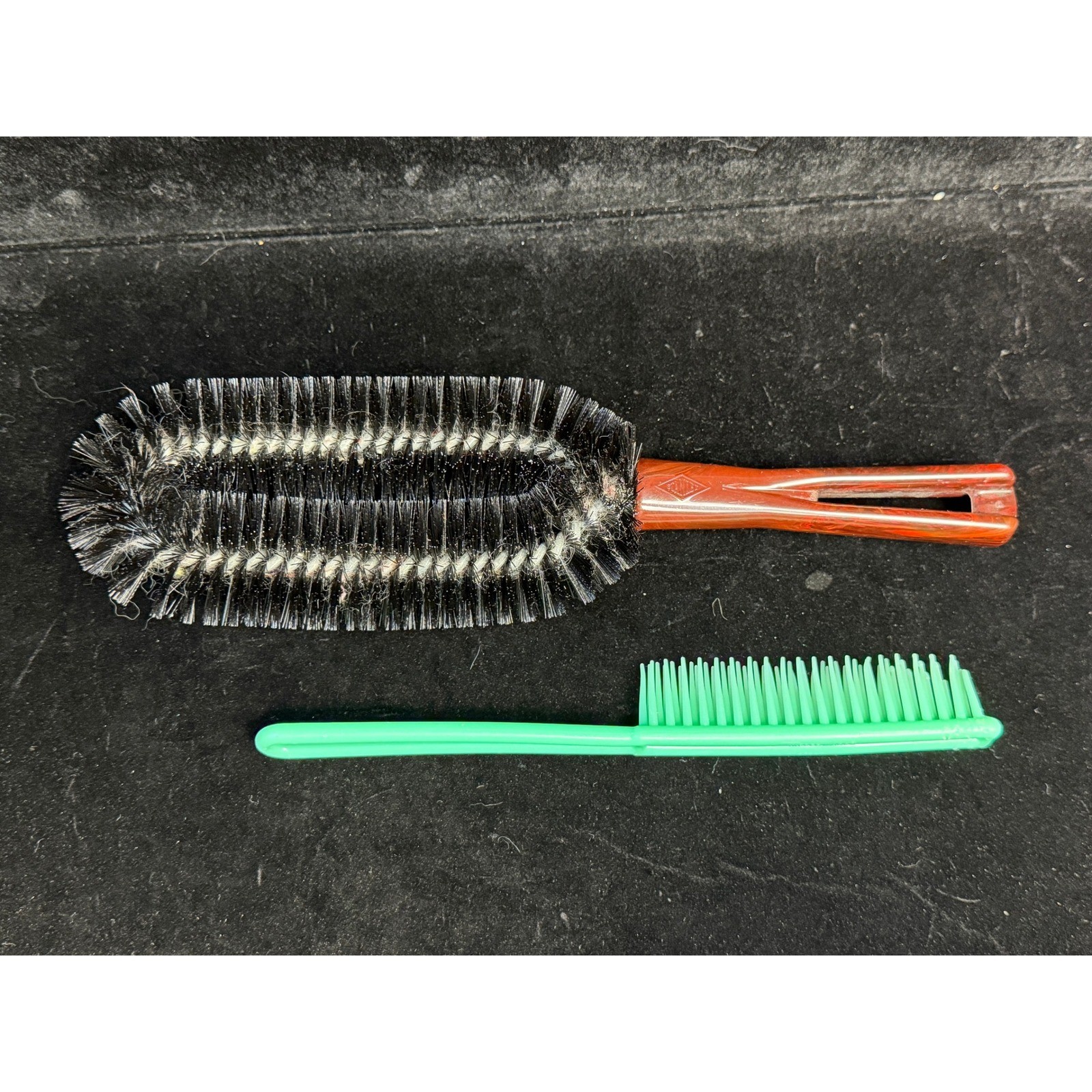 Vintage Stanley Home Products Lint Brush & Tupperware Green Comb 436-7 Set Vintage Stanley Home Products Lint Brush & Tupperware Green Comb 436-7 Set