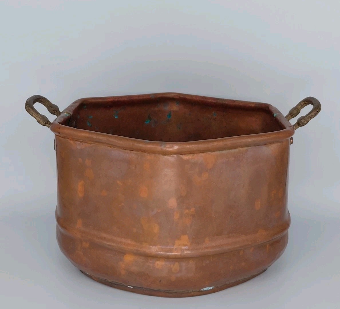 Antique 19thC Copper Pot Hand Hammered Dovetail Cramp Seam W/Green Patina Antique 19thC Copper Pot Hand Hammered Dovetail Cramp Seam W/Green Patina