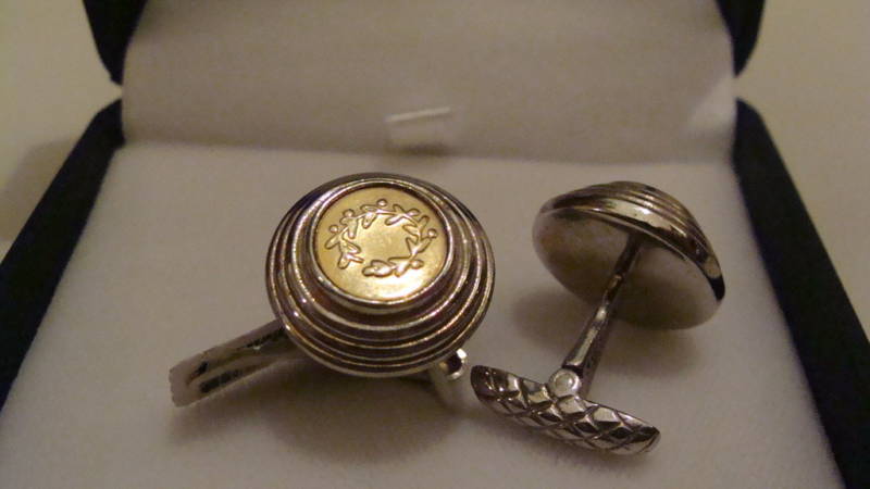 ATHENS 2004 SILVER & GOLD CUFFLINKS COLLECTOR 'S PIECE