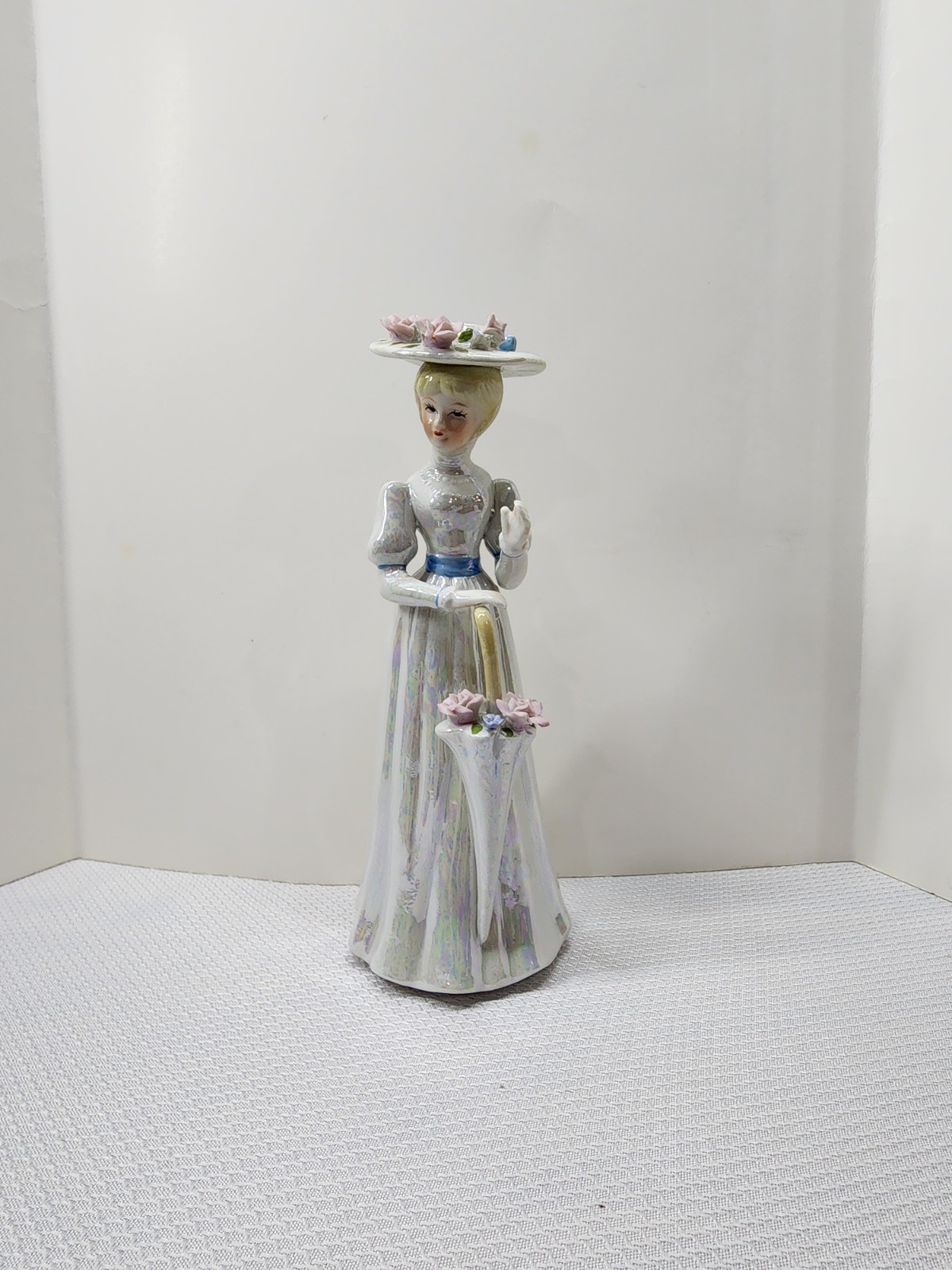 Vintage Mrs. Albee figurine, a collectible Porcelain Doll Vintage Mrs. Albee figurine, a collectible Porcelain Doll