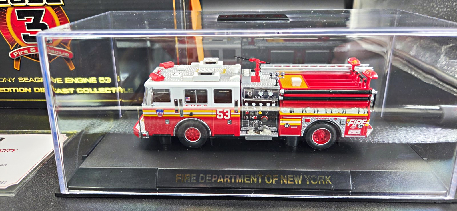 Code 3 Collectibles FDNY Seagrave Engine 53 1/64 Diecast Code 3 Collectibles FDNY Seagrave Engine 53 1/64 Diecast