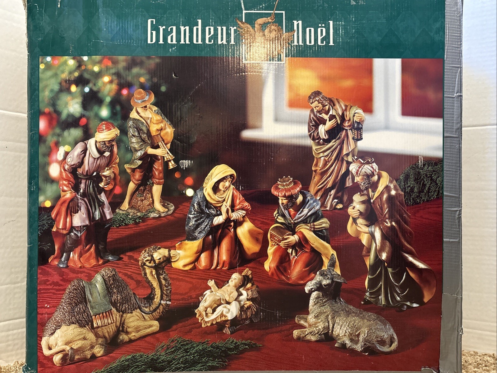 Vintage/Pre-Owned*Grandeur Noel 9-Piece Porcelain Nativity Set*N0088