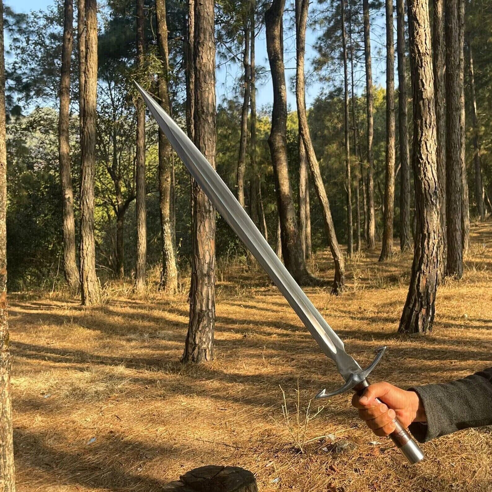 BEAUTIFUL CUSTOM HANDMADE D2 TOOL STEEL HUNTING SWORD WITH LEATHER SHEATH BEAUTIFUL CUSTOM HANDMADE D2 TOOL STEEL HUNTING SWORD WITH LEATHER SHEATH
