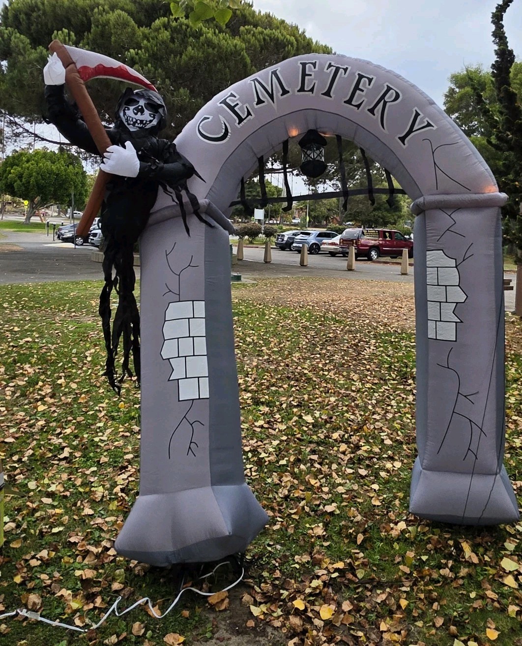 2009 Gemmy 9 ft Halloween Inflatable Cemetery Grim Reaper Lighted Archway Box 2009 Gemmy 9 ft Halloween Inflatable Cemetery Grim Reaper Lighted Archway Box