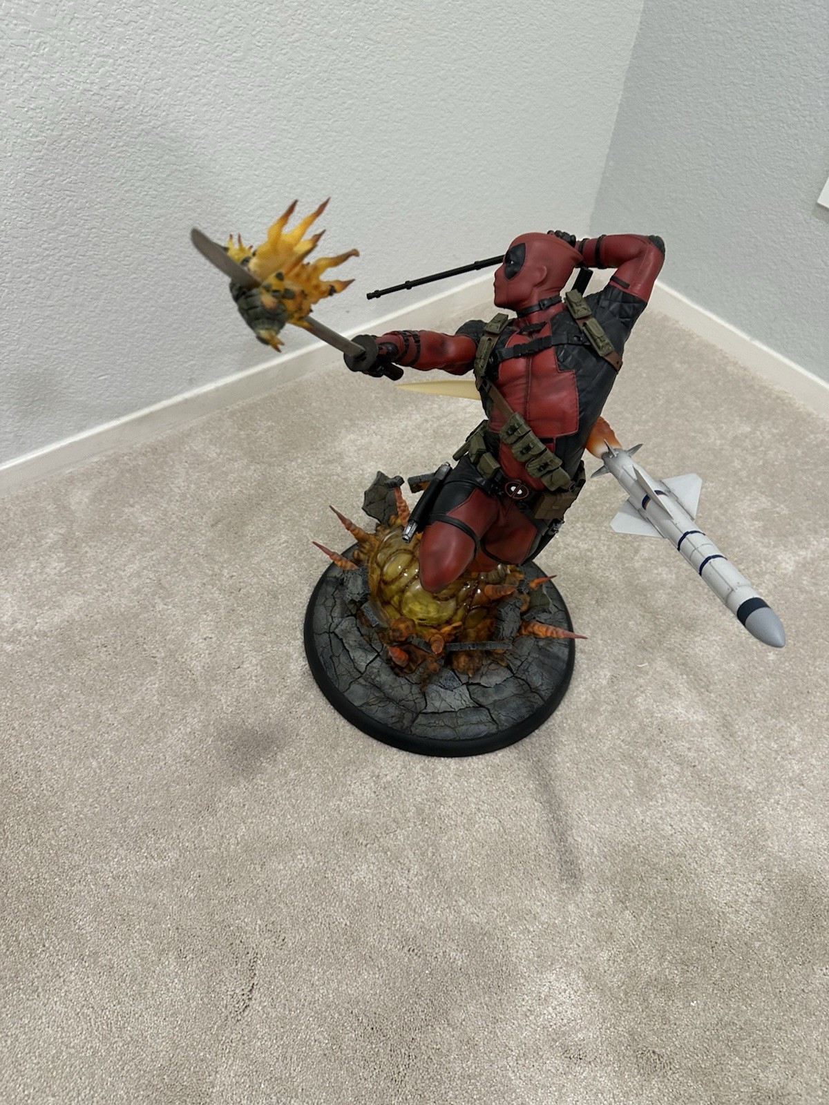 Sideshow PremiumFormat Deadpool Heat Seeker Figurine Statue exclusive edition Sideshow PremiumFormat Deadpool Heat Seeker Figurine Statue exclusive edition
