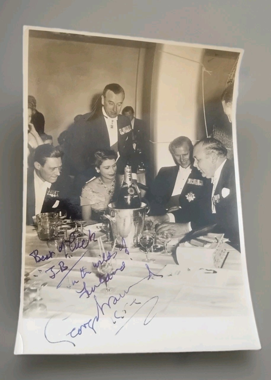 VTG 1954 Queen Elizabeth II Prince Philip Lord Mountbatten Signed Photo 6 x 4.5 VTG 1954 Queen Elizabeth II Prince Philip Lord Mountbatten Signed Photo 6 x 4.5