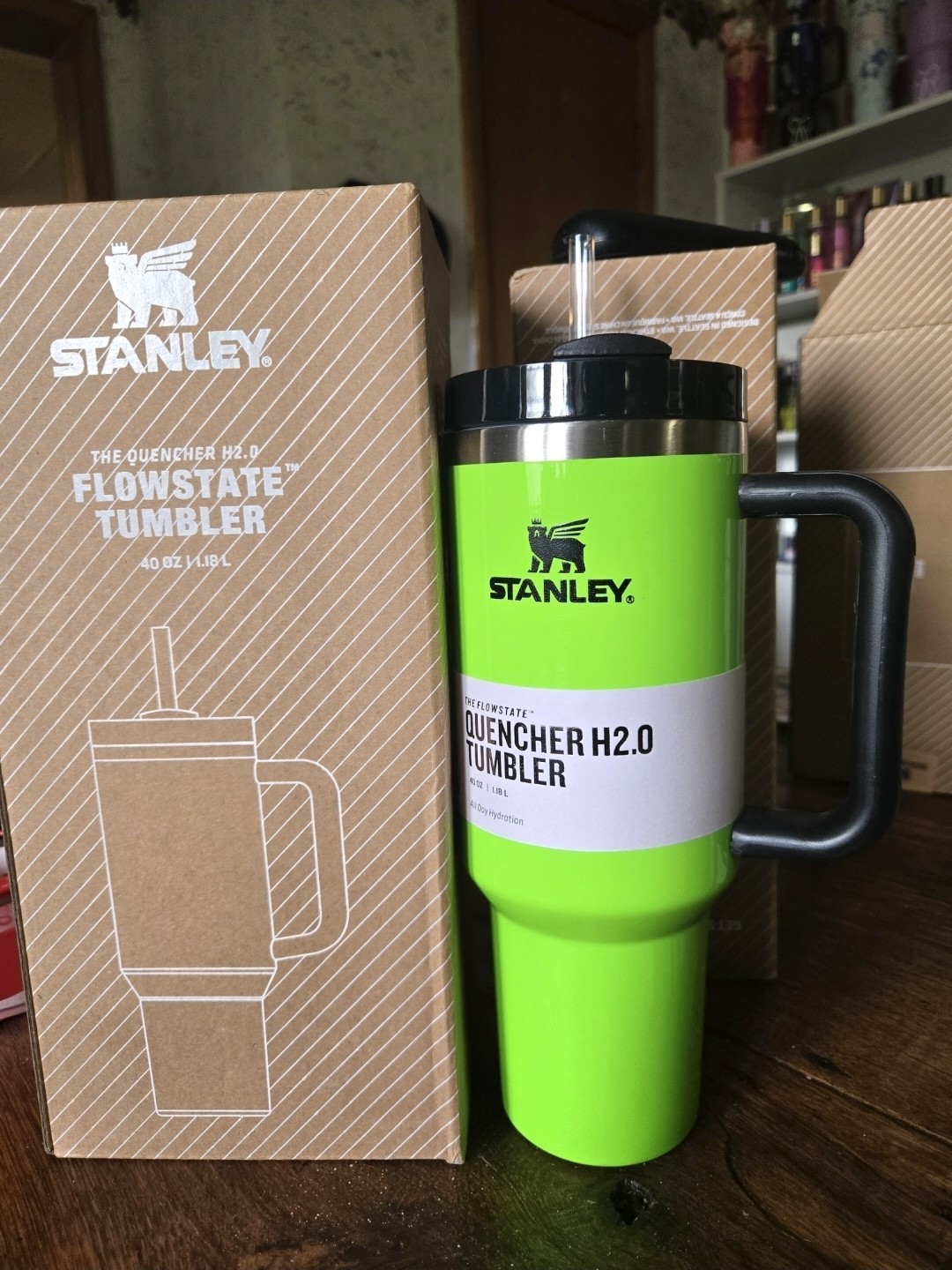 STANLEY 40 Oz New In Box neon Green STANLEY 40 Oz New In Box neon Green